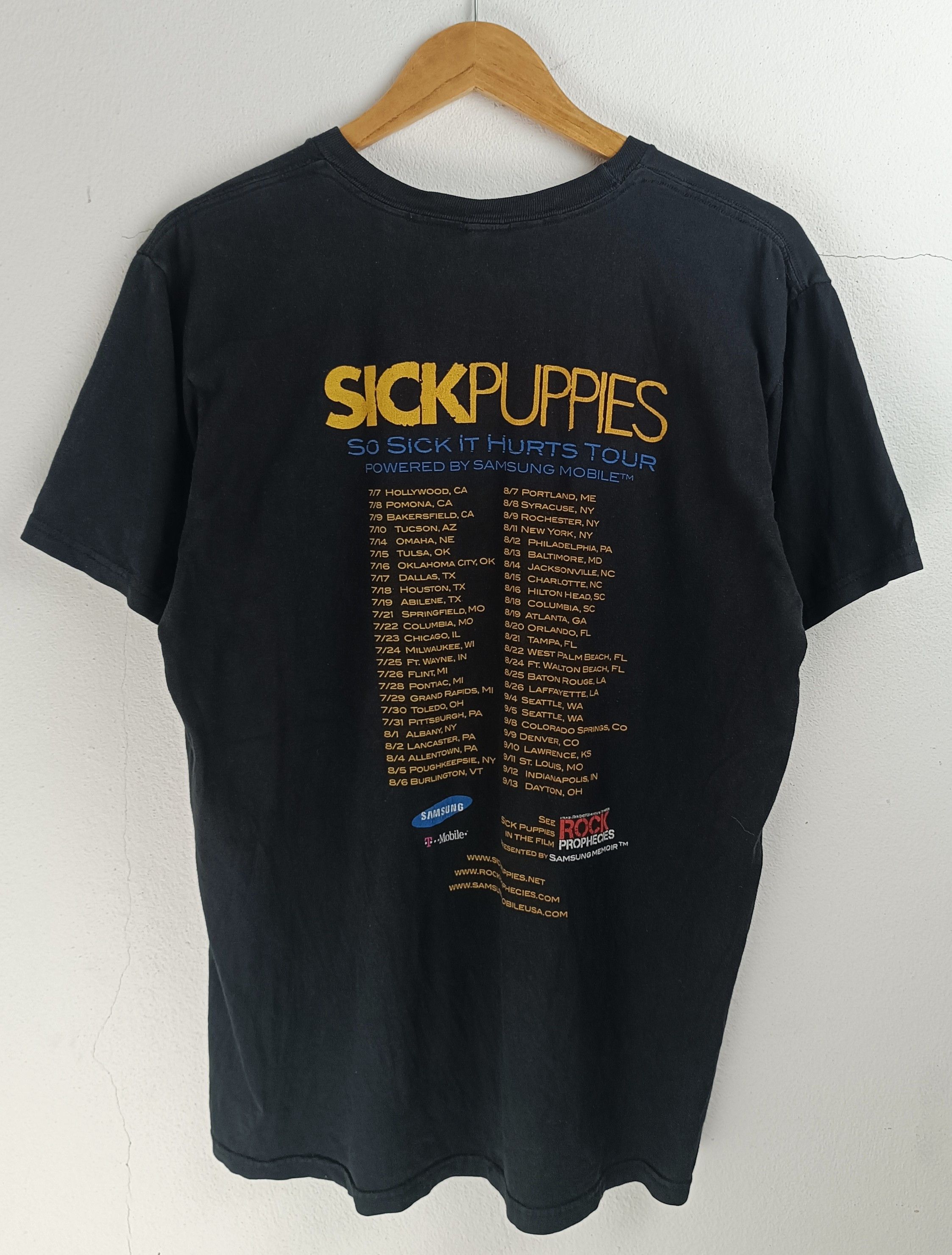 Vintage VINTAGE '09 SICK PUPPIES SO SICK TOUR TEE 3 DAYS GRACE Size US L / EU 52-54 / 3 - 4 Thumbnail