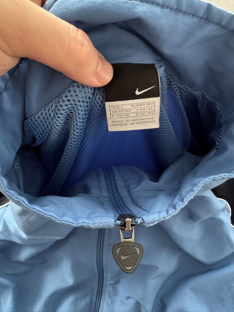 Nike Vintage Nike Track Jacket Swoosh Logo Y2K Drill 90s Size US L / EU 52-54 / 3 - 9 Thumbnail