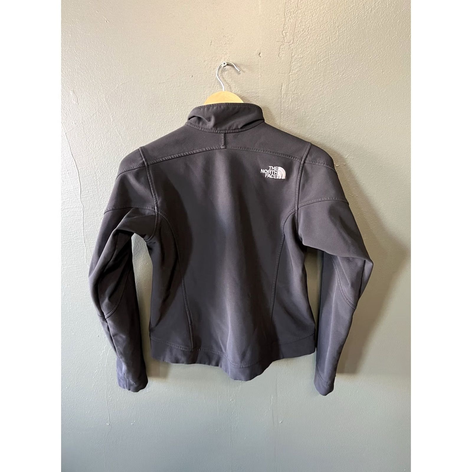 The North Face The North Face Womens Softshell Full Zip Outdoor Snow Jacket XS Black Size XS / US 0-2 / IT 36-38 - 2 Thumbnail