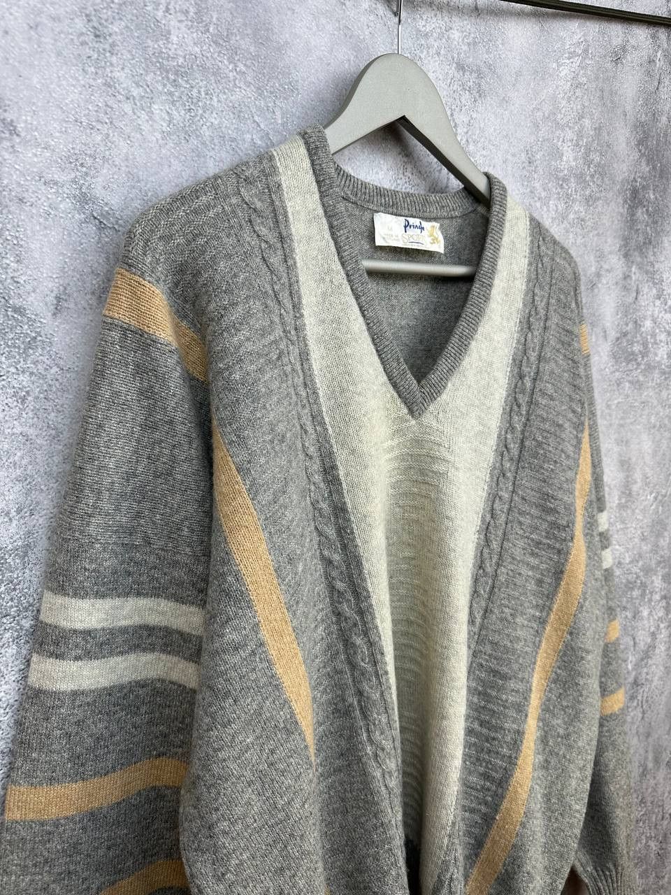 Pringle Of Scotland Pringle of Scotland Striped Scotland Wool V-Neck Sweater VTG Size US M / EU 48-50 / 2 - 3 Thumbnail