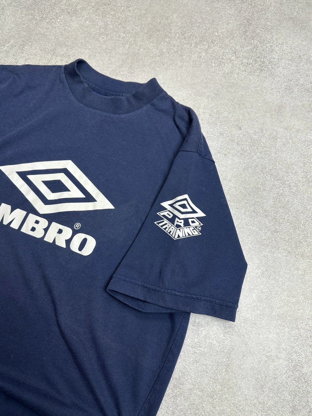 Umbro Vintage 90s Umbro Pro Training Blue T-shirt L Size US L / EU 52-54 / 3 - 3 Thumbnail