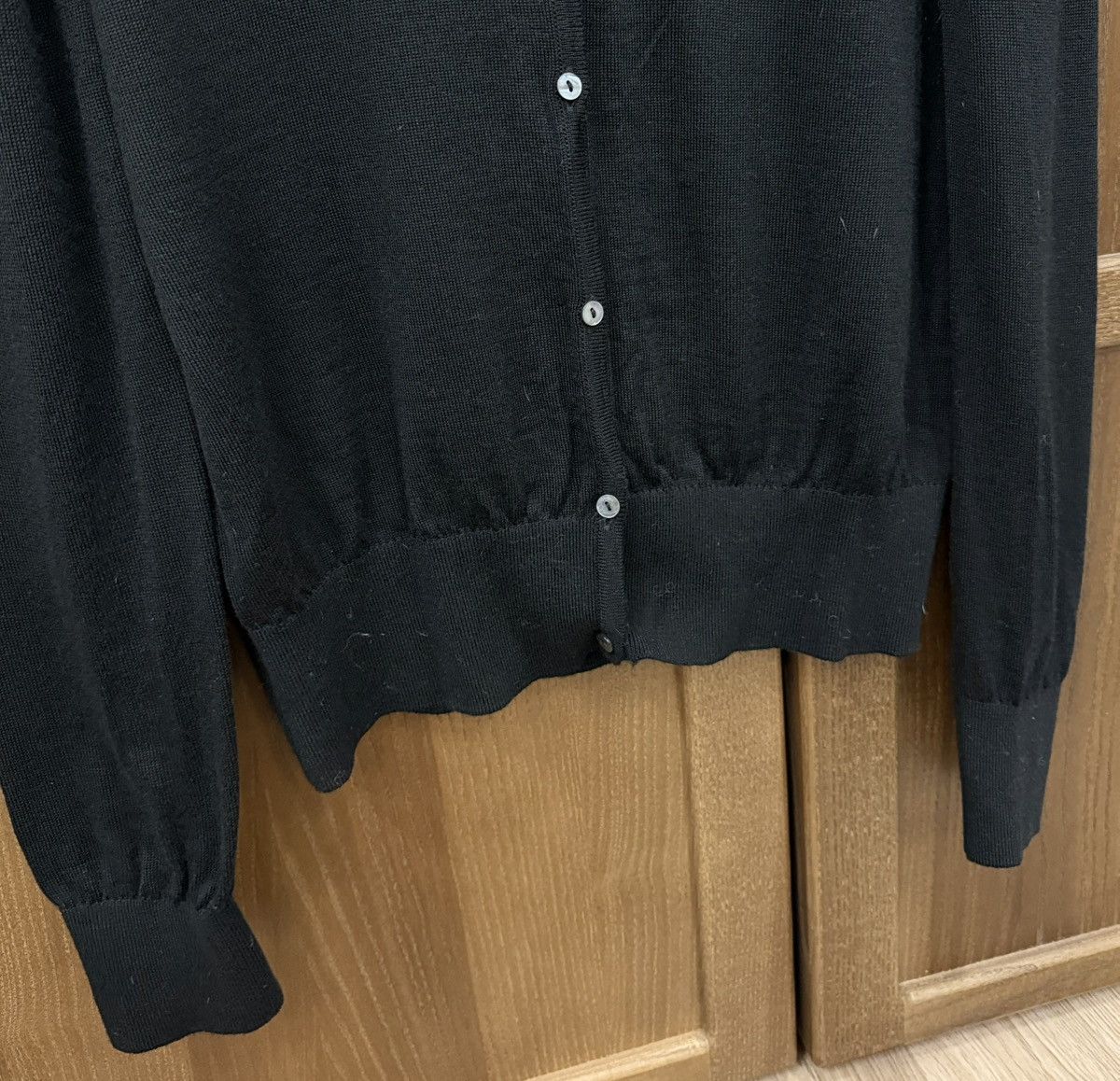 Alan Paine Vintage Alan Paine England Black Merino Wool Cardigan Size L / US 10 / IT 46 - 3 Thumbnail
