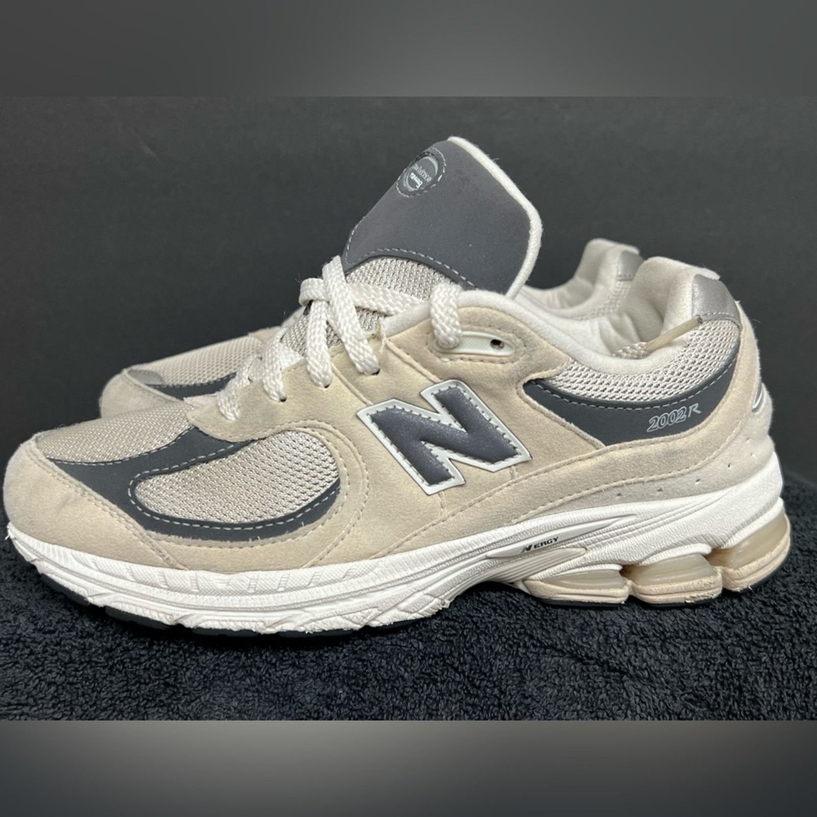 New Balance New Balance 2002R Shoes Sandstone/Magnet SIZE 7Y WOMEN 8.5 Size US 8.5 / IT 38.5 - 1 Thumbnail