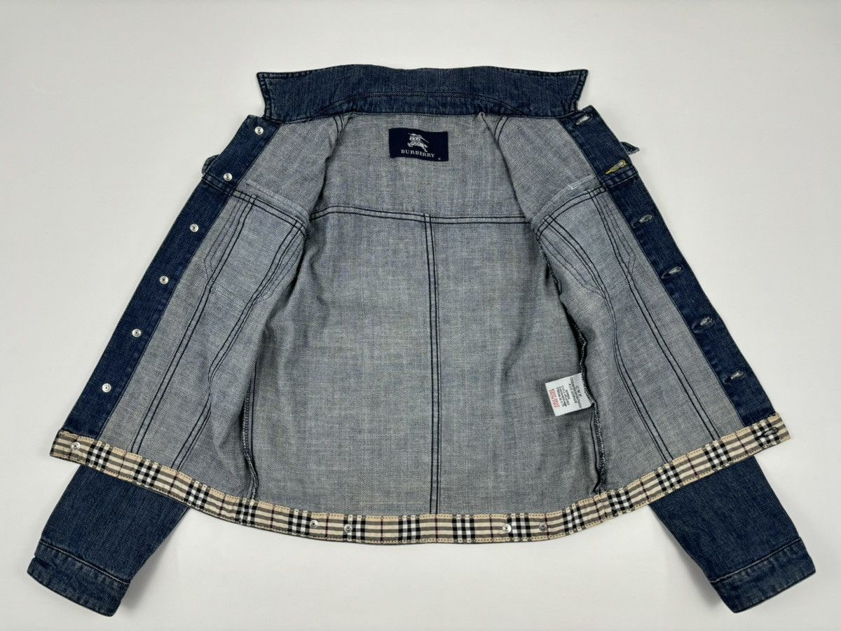 Burberry × Burberry Prorsum × Vintage BURBERRYS Nova Check Trim Denim Blue Trucker Buttons Jacket Jean Crop Bomber XS-S Size XS / US 0-2 / IT 36-38 - 11 Thumbnail