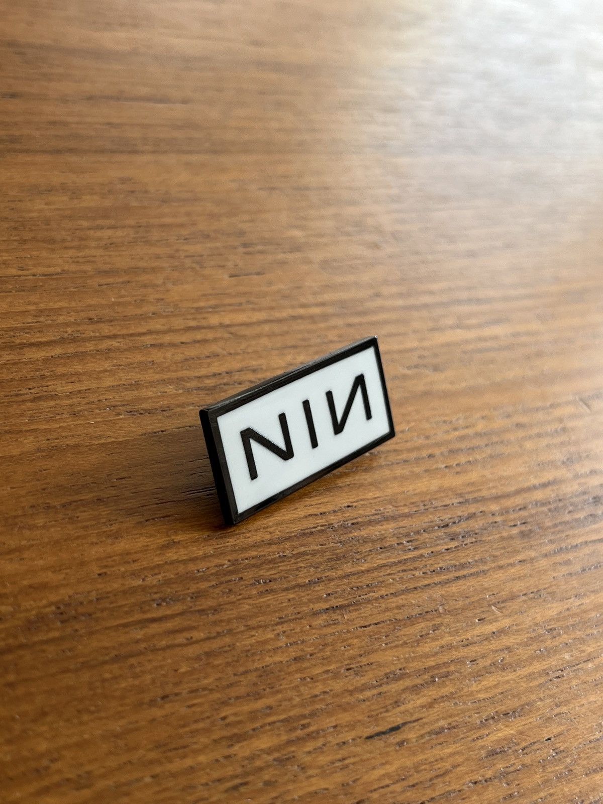 Band Tees Nine Inch Nails pin Size ONE SIZE - 2 Thumbnail