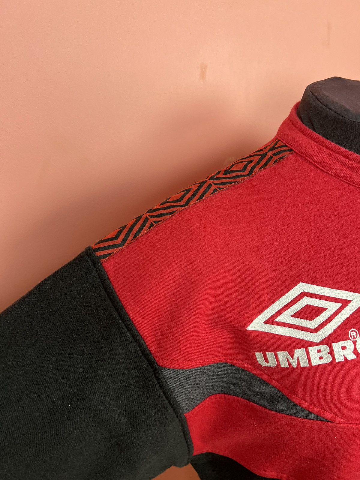 Umbro Umbro pro training sports shirt rare 1990 streetwear Size US L / EU 52-54 / 3 - 5 Thumbnail