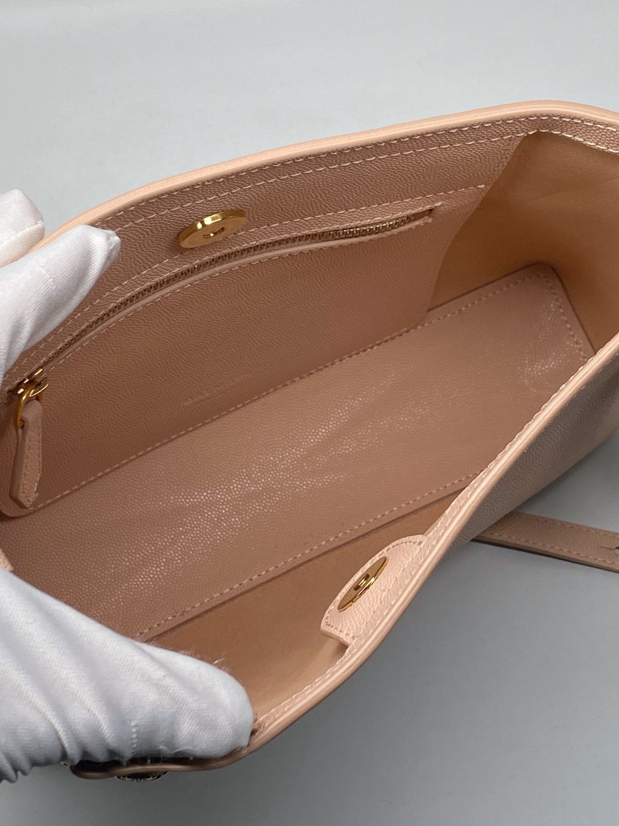 Balmain Balmain Embleme Shoulder Bag in Grained Calfskin Size ONE SIZE - 14 Thumbnail