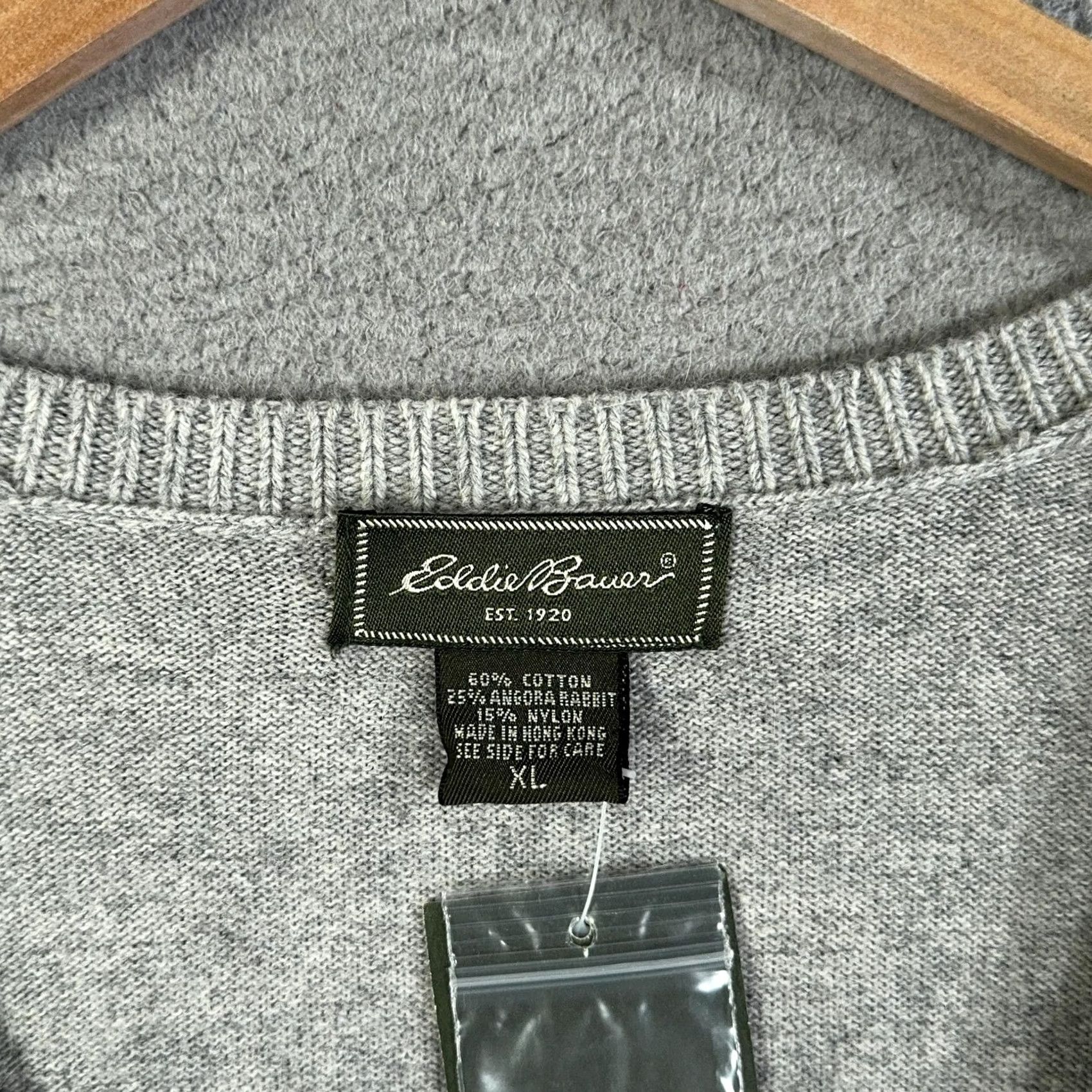 Eddie Bauer VINTAGE Eddie Bauer Sweater Womens XL Gray Cotton Angora Blend Shell Buttons Size XL / US 12-14 / IT 48-50 - 3 Thumbnail