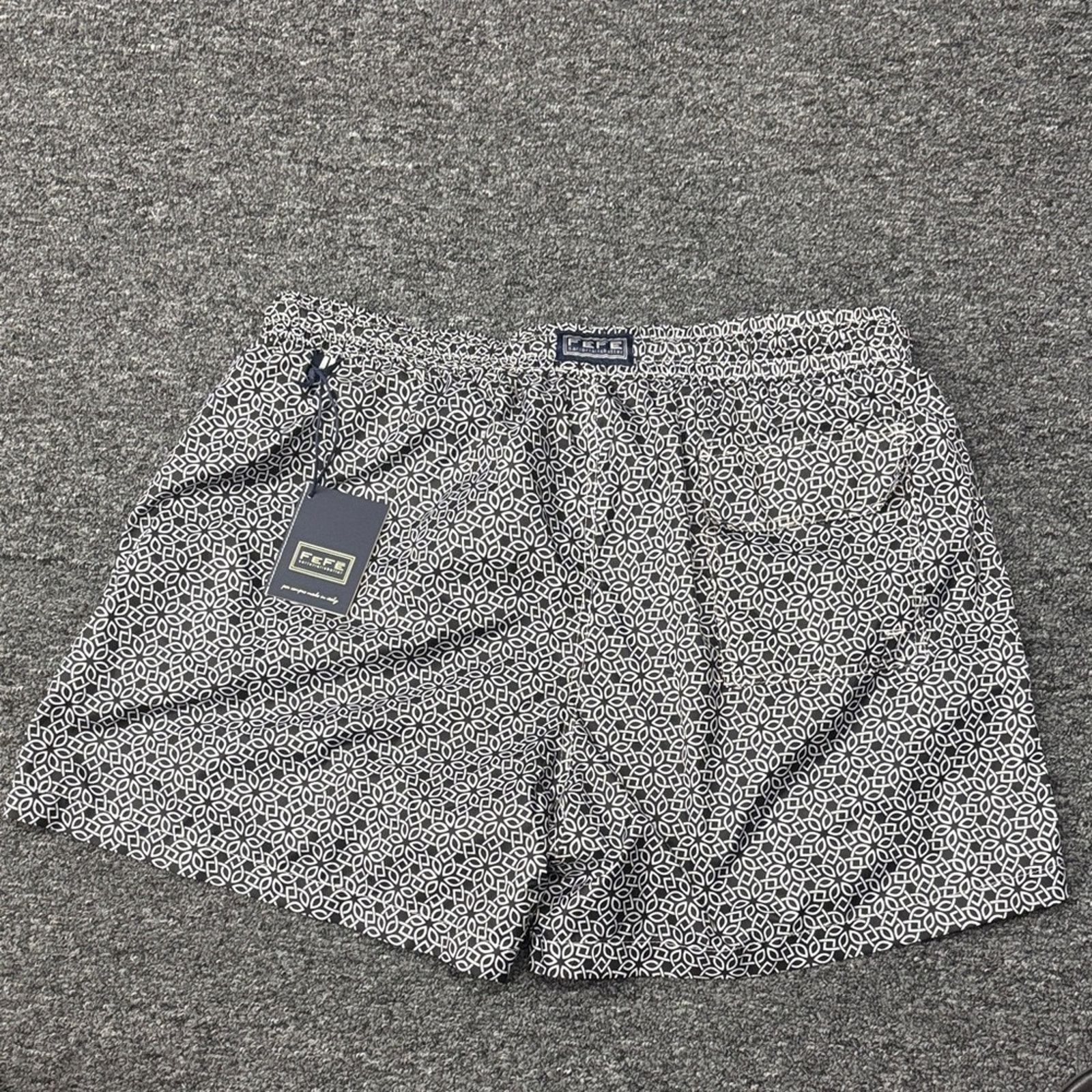 Other NWT FEFE Black and White Patterned Swim Trunks Size XL Size US 40 / EU 56 - 8 Thumbnail