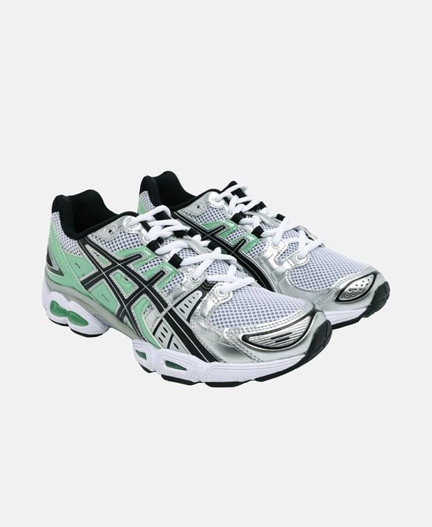 Asics Gel-Nimbus 9 Running Shoes in White, Women's (Size 6)