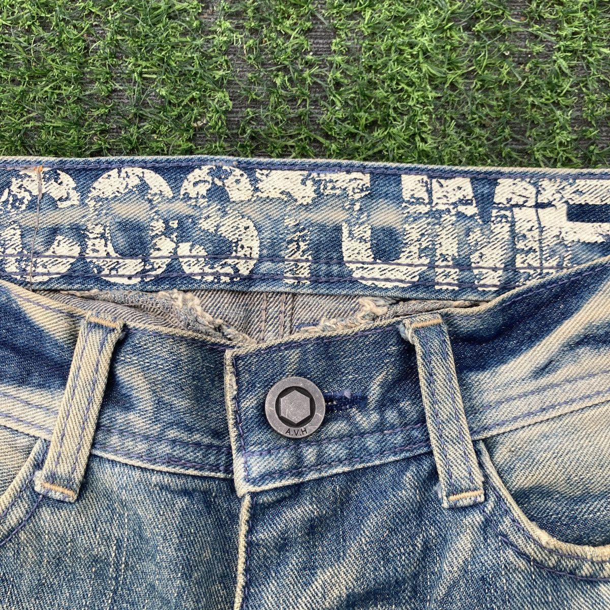 Japanese Brand A.V.H COSTUME DISTRESSED JEANS Size US 31 - 9 Thumbnail