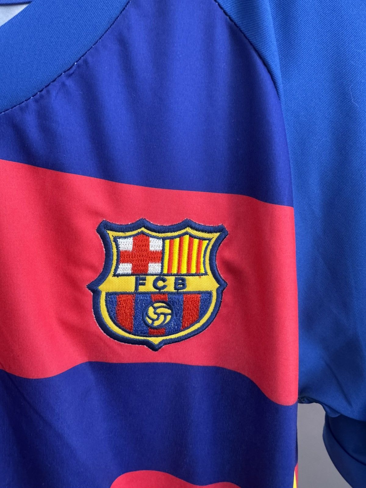 Other Barcelona jersey old one Size US L / EU 52-54 / 3 - 2 Thumbnail