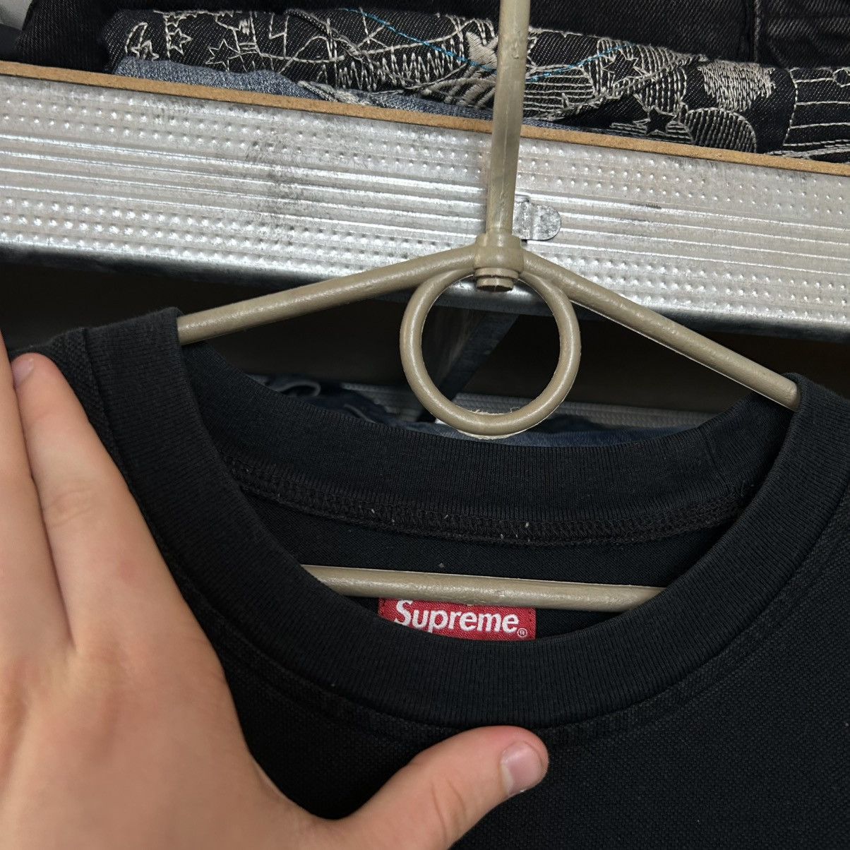 Supreme Mens Supreme Small logo Basic black streetwear tee Size US XL / EU 56 / 4 - 5 Thumbnail