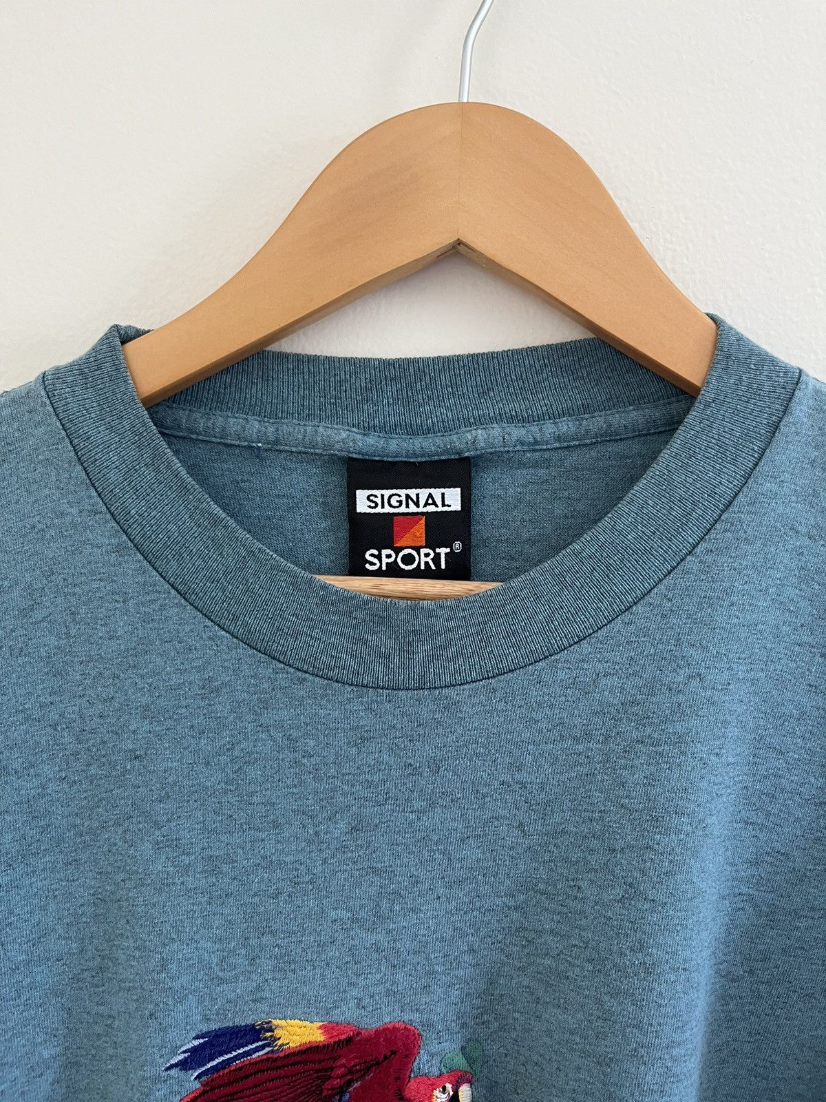 Signal Sport × Vintage Vintage 90’s Habitat Embroidered Parrot Rainforest T-Shirt Size US XL / EU 56 / 4 - 3 Thumbnail