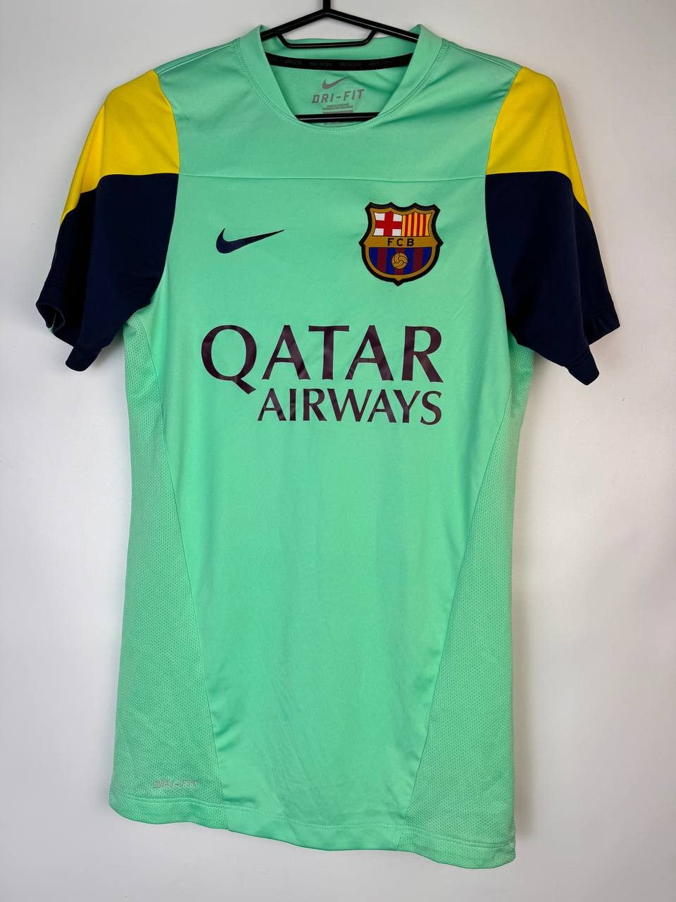 Nike BARCELONA 13 2014 TRAINING FOOTBALL SHIRT SOCCER JERSEY NIKE Size US XS / EU 42 / 0 - 1 Thumbnail