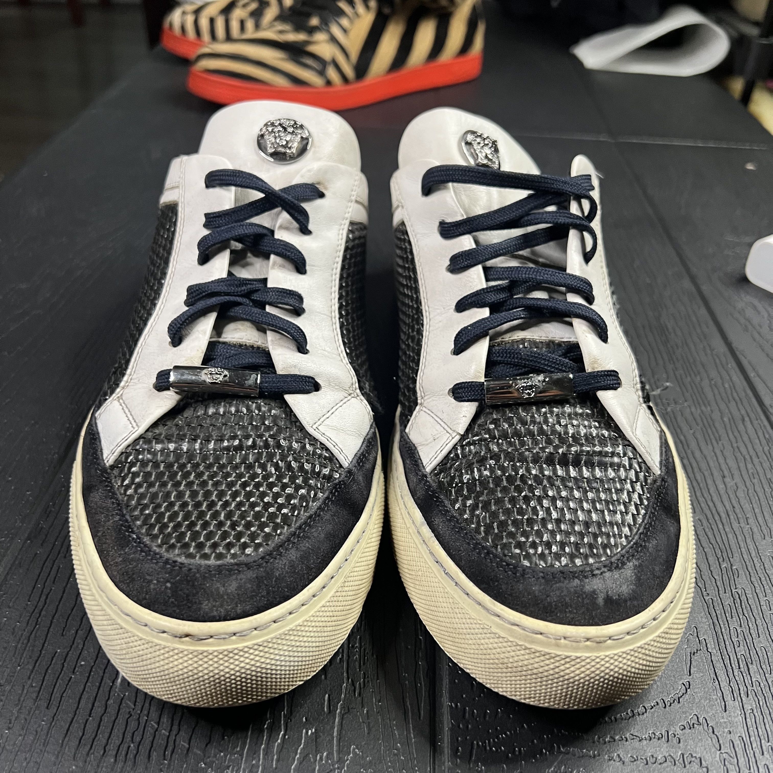 Versace Versace Medusa Low Top Sneaker Size US 11 / EU 44 - 9 Thumbnail
