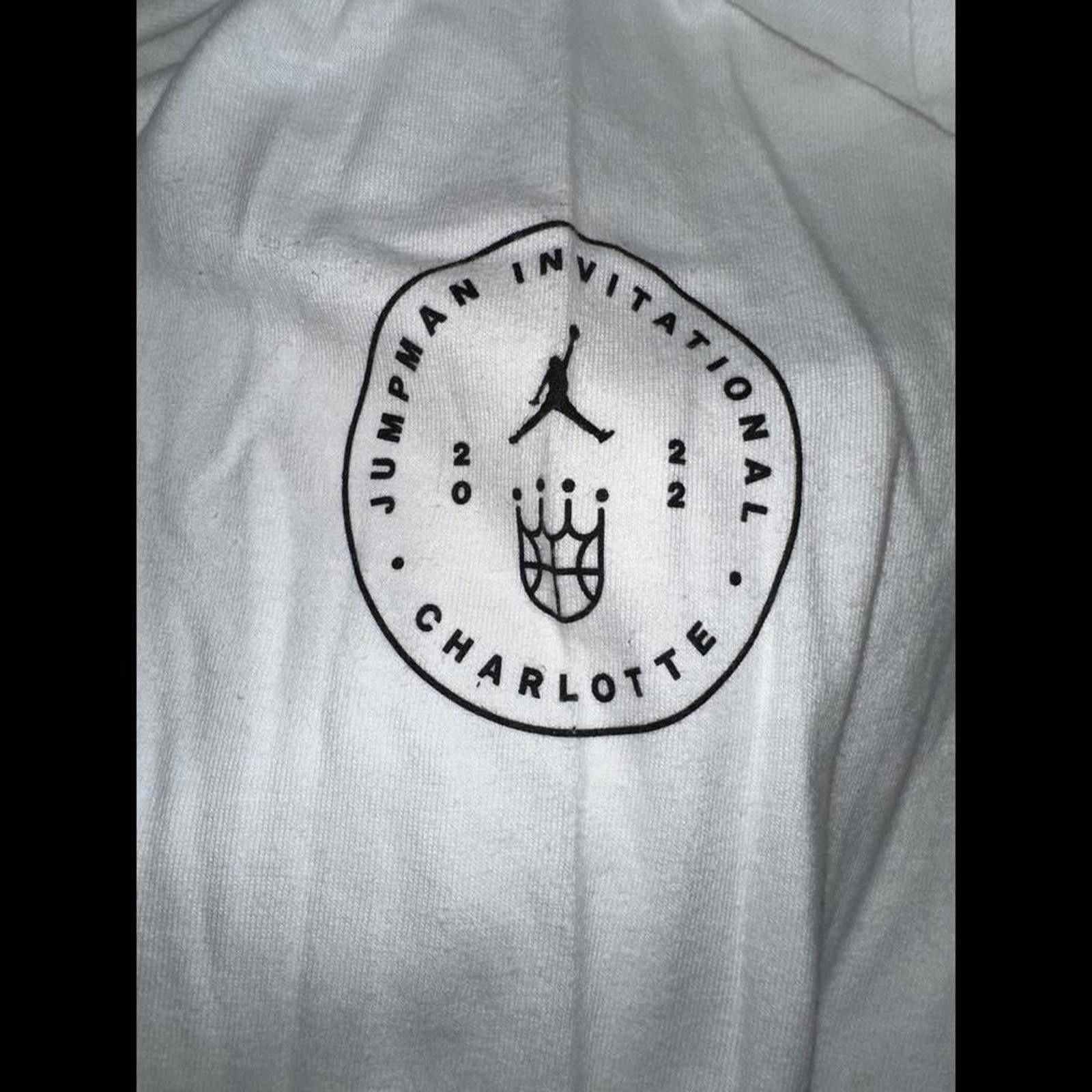 Nike Jordan Jumpman Invitational CYC Michigan Wolverines Long Sleeve Size US XL / EU 56 / 4 - 5 Thumbnail
