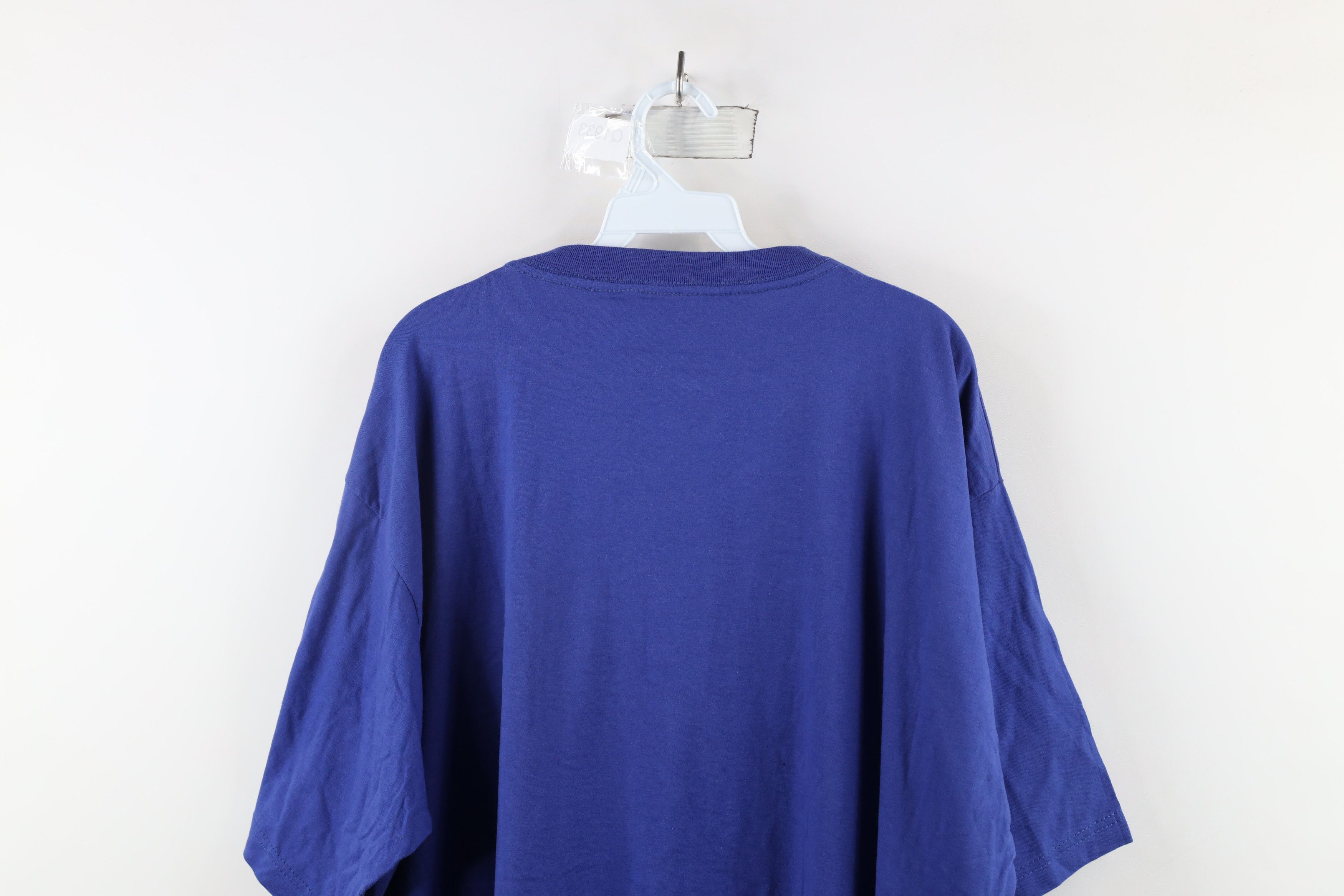 Vintage Deadstock Vintage 90s Streetwear Out Toronto Canada T-Shirt Size US XL / EU 56 / 4 - 9 Thumbnail