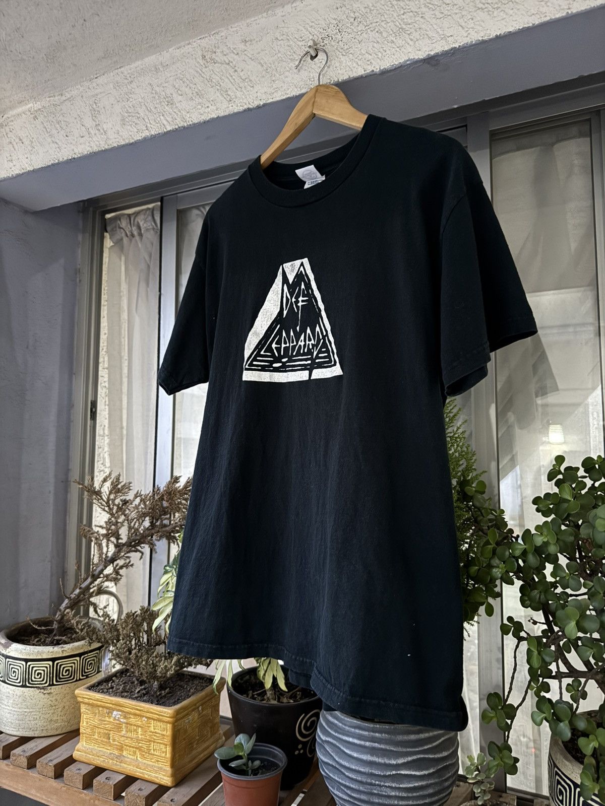 Band Tees Vintage 00’s Def Leppard tee Size US L / EU 52-54 / 3 - 1 Thumbnail