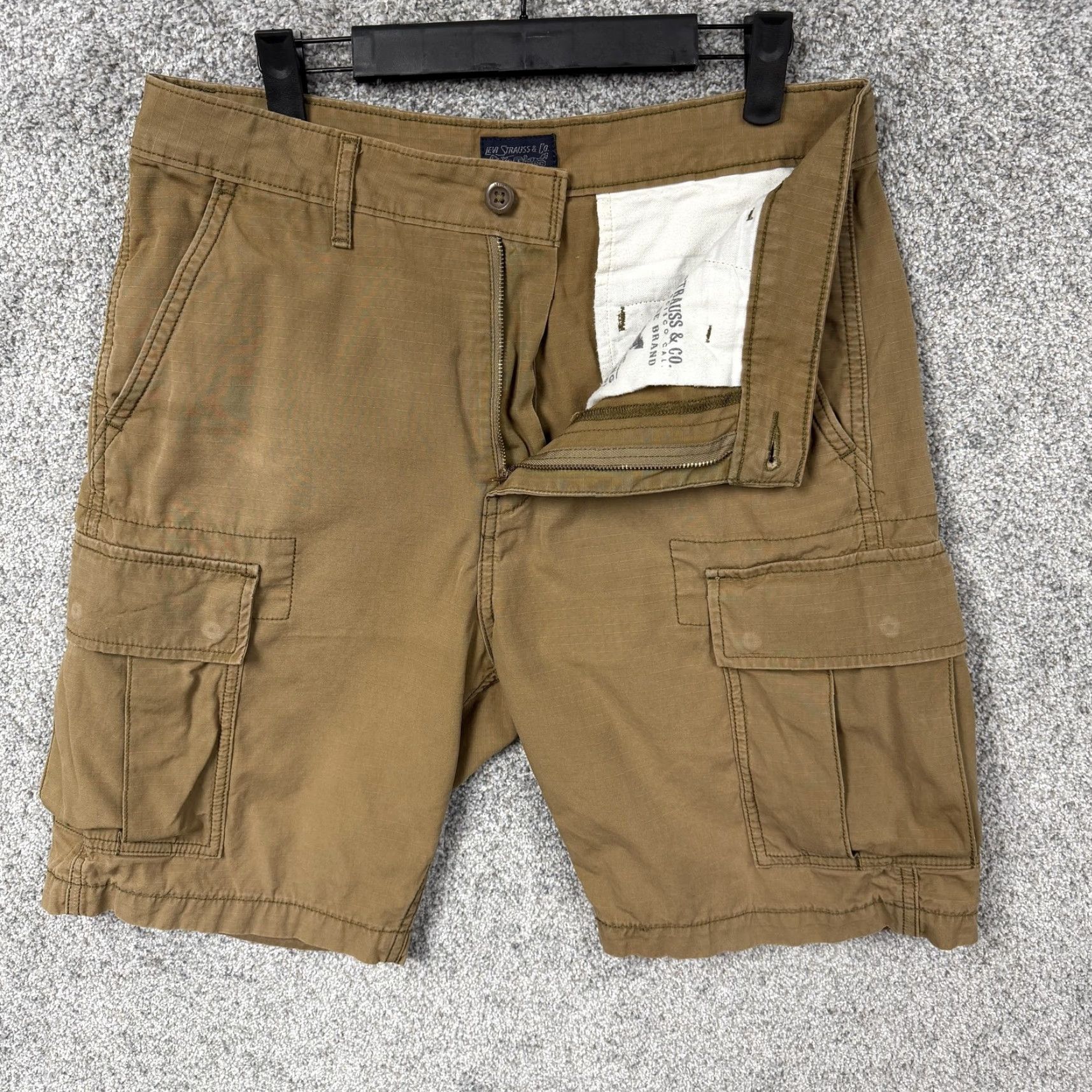 Levi's Levi's Cargo Shorts 30 Tan Cotton Canvas Cargo Pockets Hiking Outdoor Mens Regular Inseam 8in Beige Utility Streetwear Size US 30 / EU 46 - 7 Thumbnail