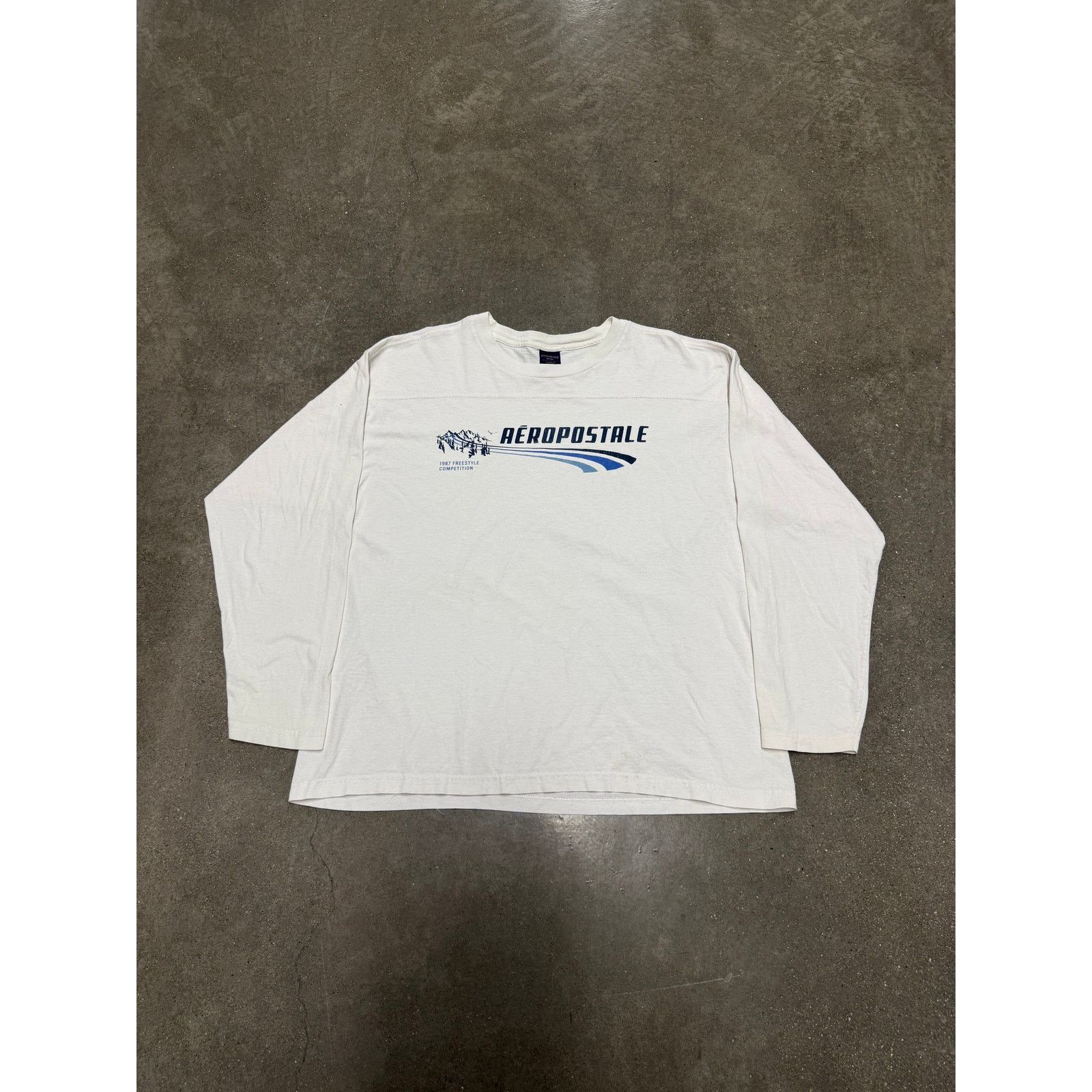 Vintage Y2K Aeropostale Long Sleeve Graphic T-Shirt
