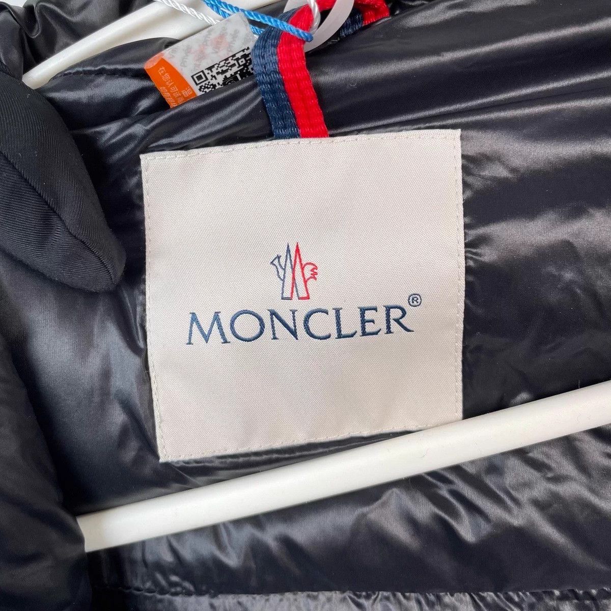 Moncler Moncler Women's Lightweight Puffer Jacket Black 0 2019 Size XS / US 0-2 / IT 36-38 - 8 Thumbnail