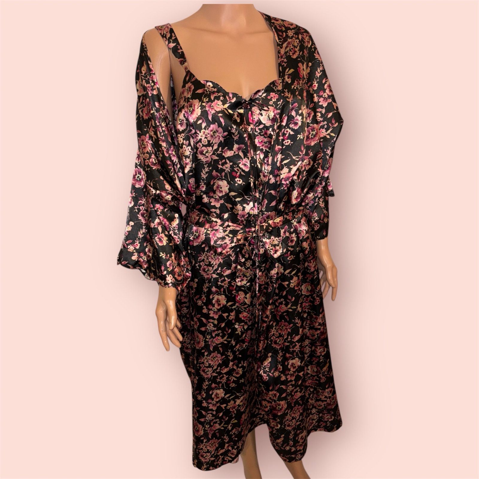 The Unbranded Brand Cacique 2 Piece Floral Satin Robe/Cover Up Size (18-20) Size ONE SIZE - 1 Thumbnail