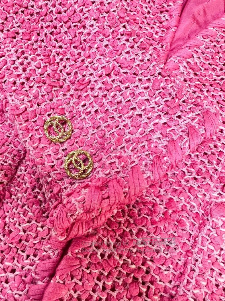 Chanel Chanel 21C rose pink v-neck knitted long-sleeved jacket Size XS / US 0-2 / IT 36-38 - 3 Thumbnail