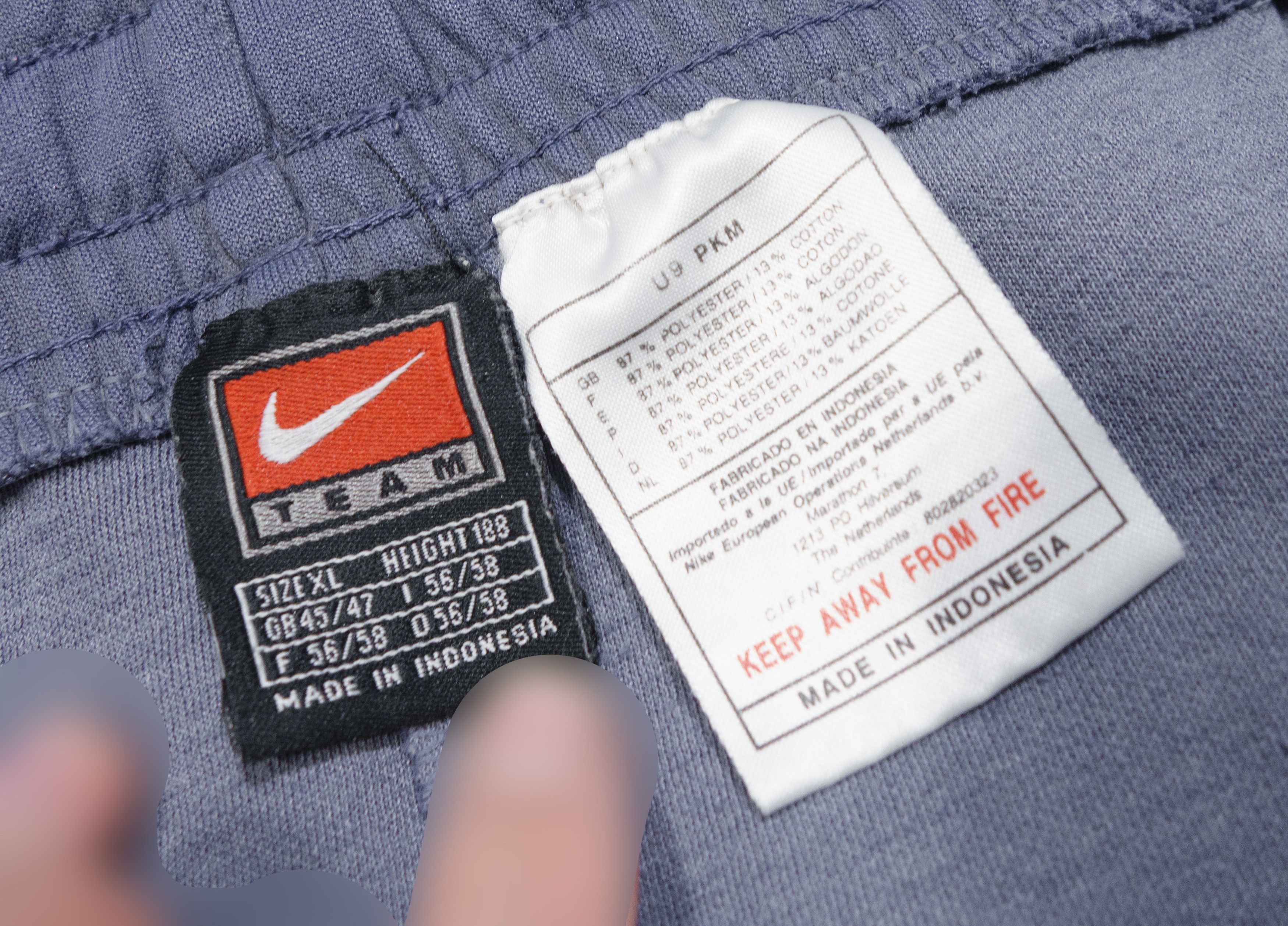 Nike 90s Team Big Logo Athletic Shorts Size US 36 / EU 52 - 6 Thumbnail