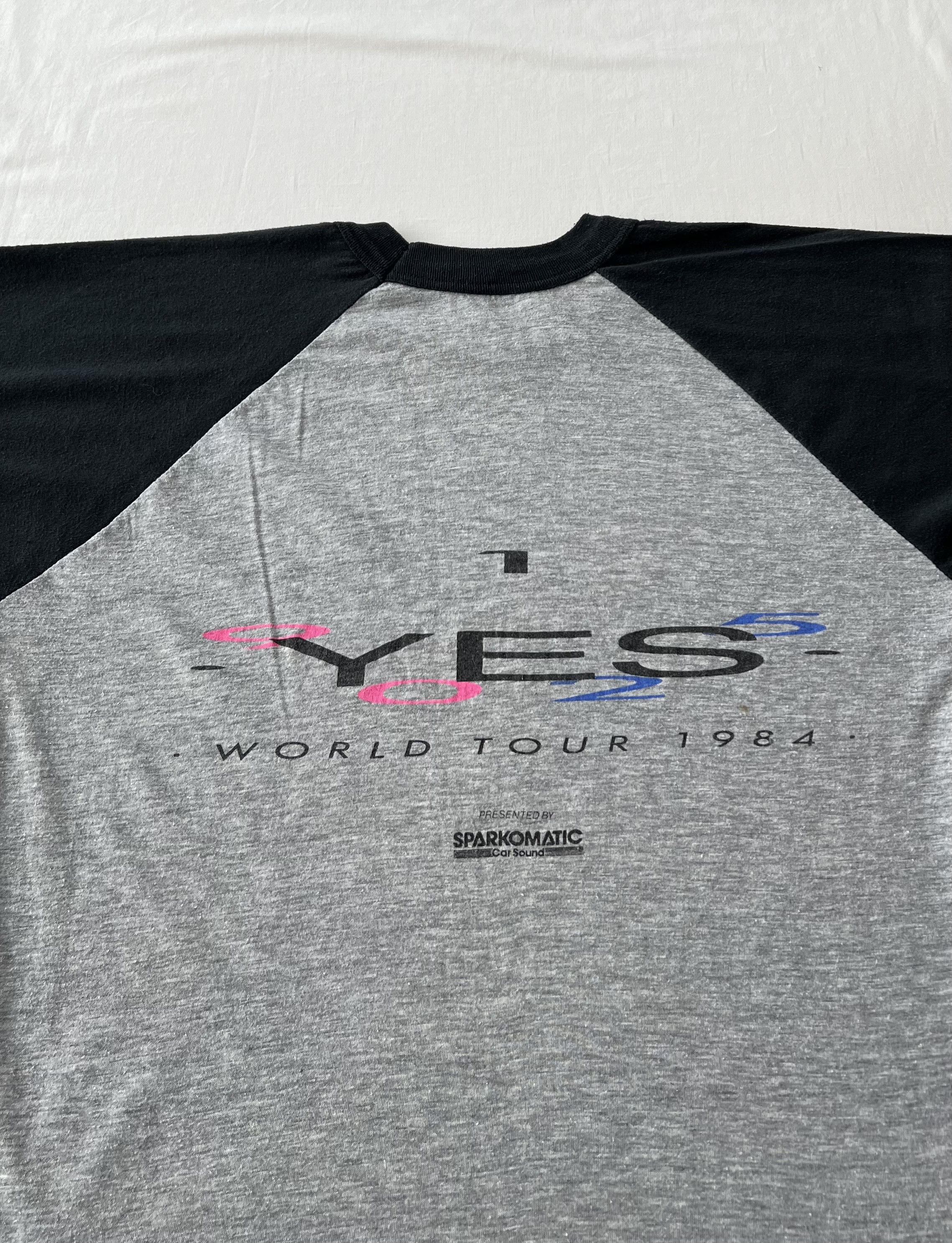 Band Tees Vintage 1984 Yes Band 90125 World Tour 80s T-shirt Size US M / EU 48-50 / 2 - 12 Thumbnail