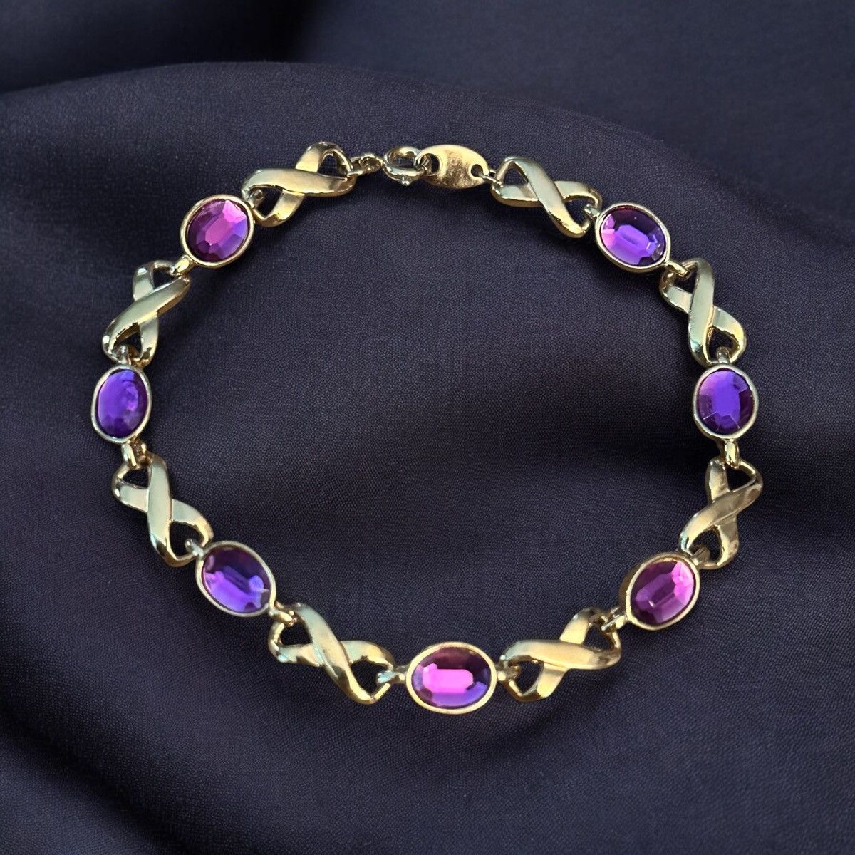 Other Vintage Avon purple gemstone infinity link bracelet Size ONE SIZE - 1 Thumbnail