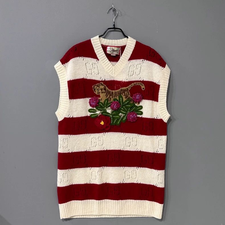 Gucci Gucci Tiger embroidered full-print vest knitwear Size US S / EU 44-46 / 1 - 1 Thumbnail