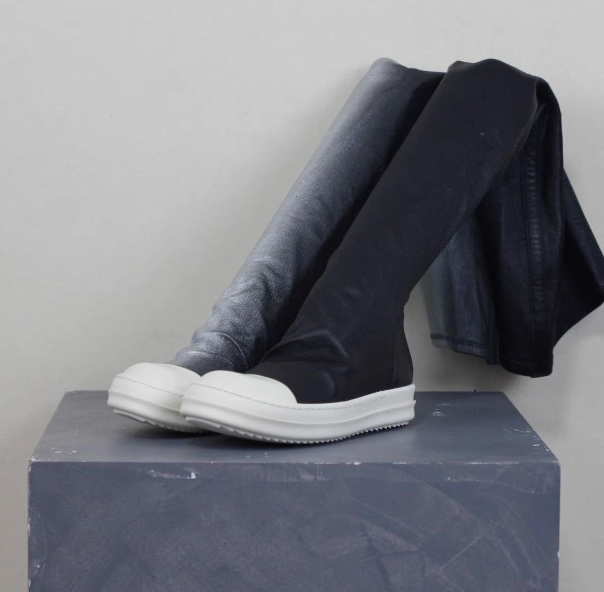 Rick Owens Rick Owens Mainline Lambskin Gradient Silver Goddess Boots Size US 5 / IT 35 - 1 Thumbnail