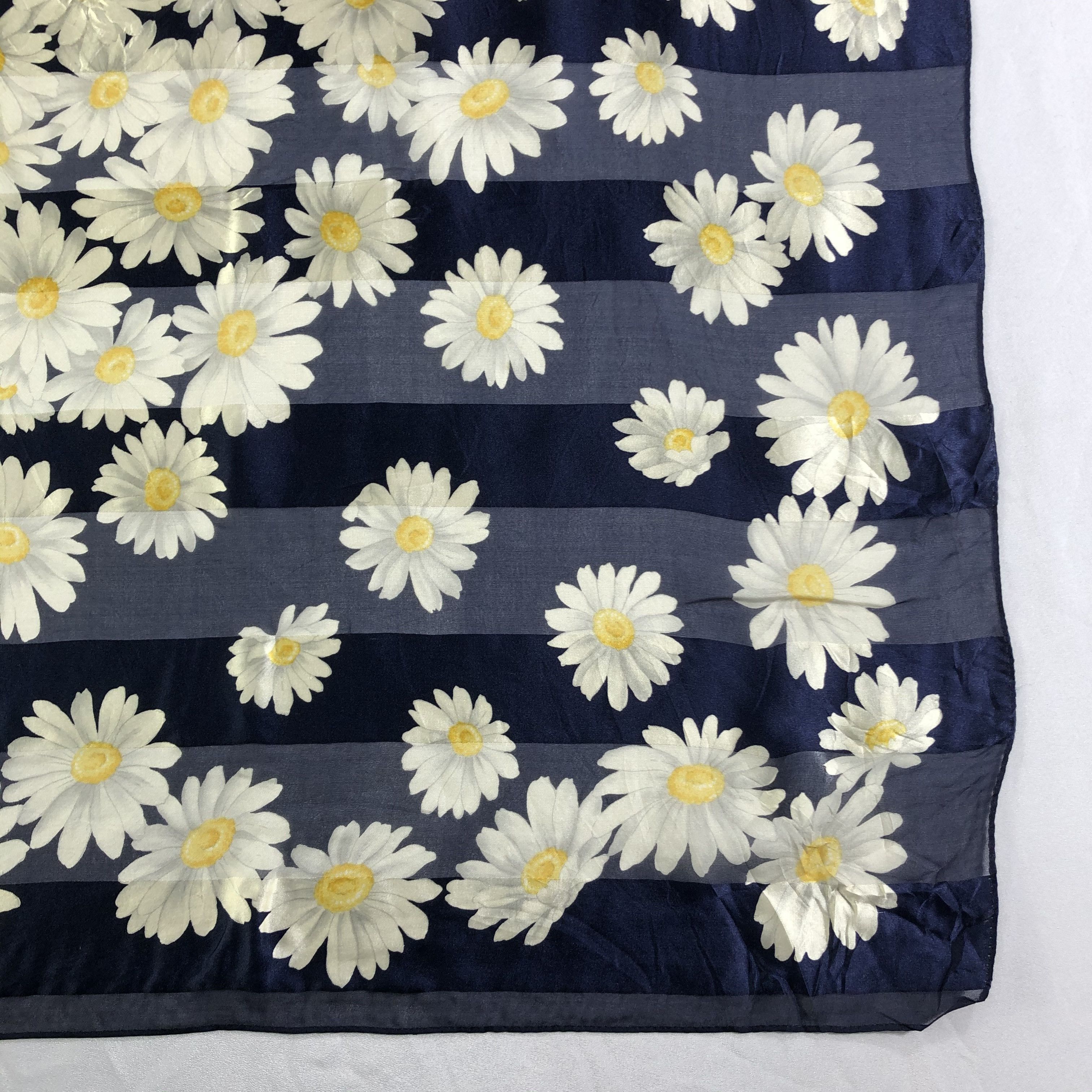 Vintage Vintage Silk Scarf Size ONE SIZE - 3 Thumbnail