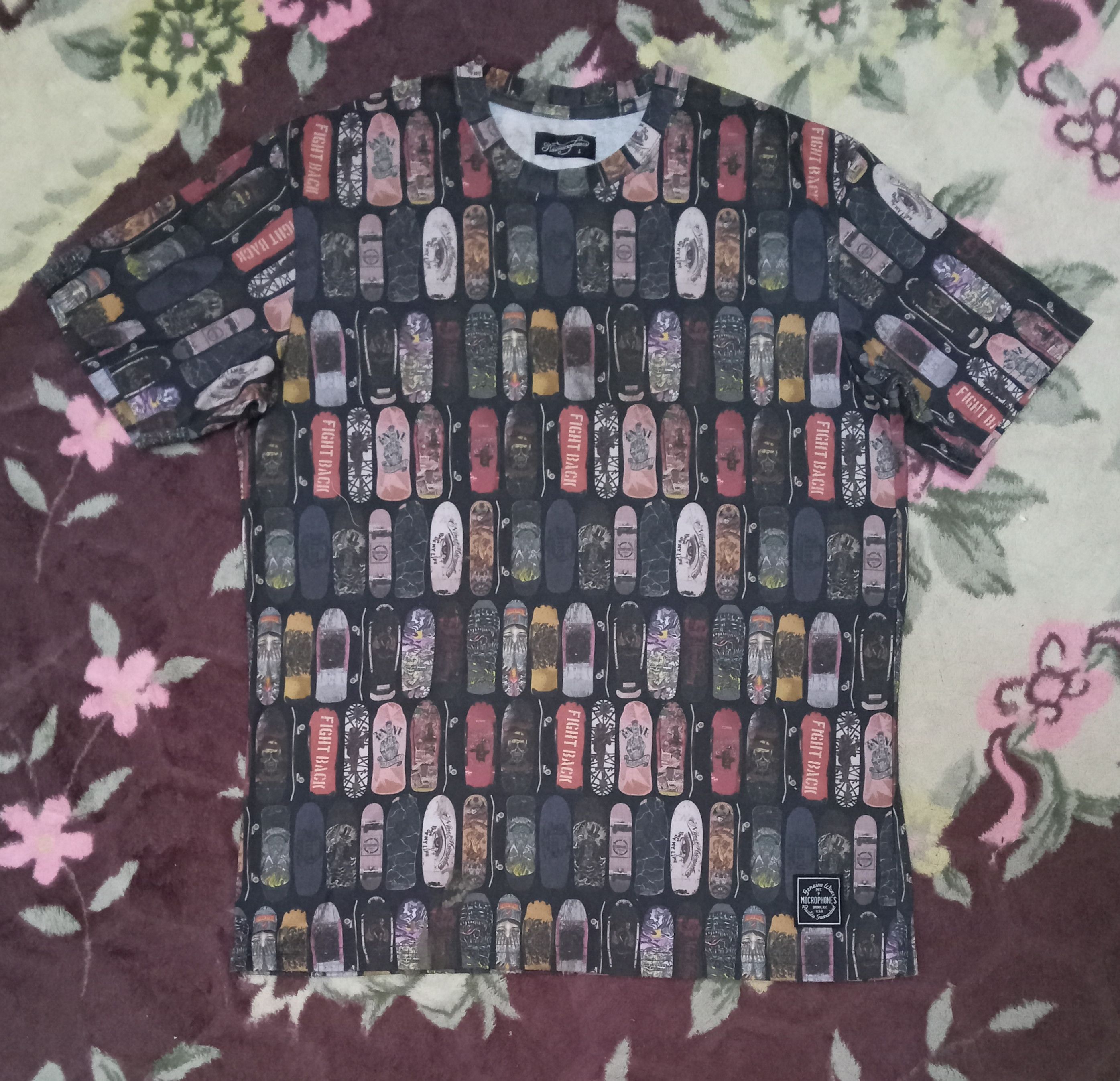 Japanese Brand Nine Microphones Skates All over Print Rare T Shirt Size US M / EU 48-50 / 2 - 1 Thumbnail