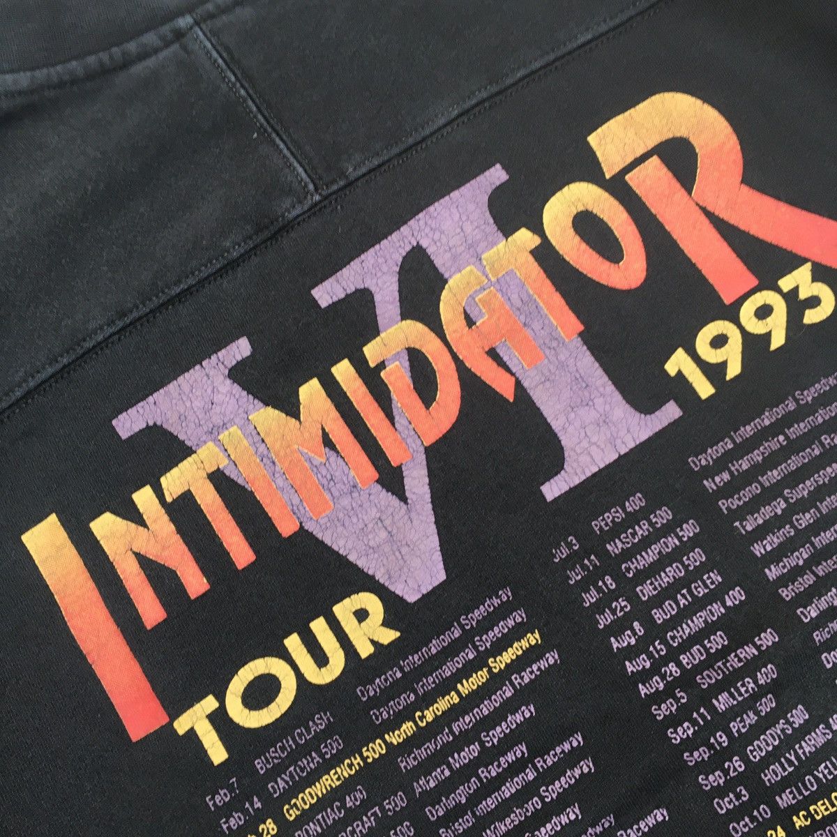 NASCAR Sun Faded Vintage Intimidator Tour 1993 Sweatshirt Size US L / EU 52-54 / 3 - 18 Thumbnail