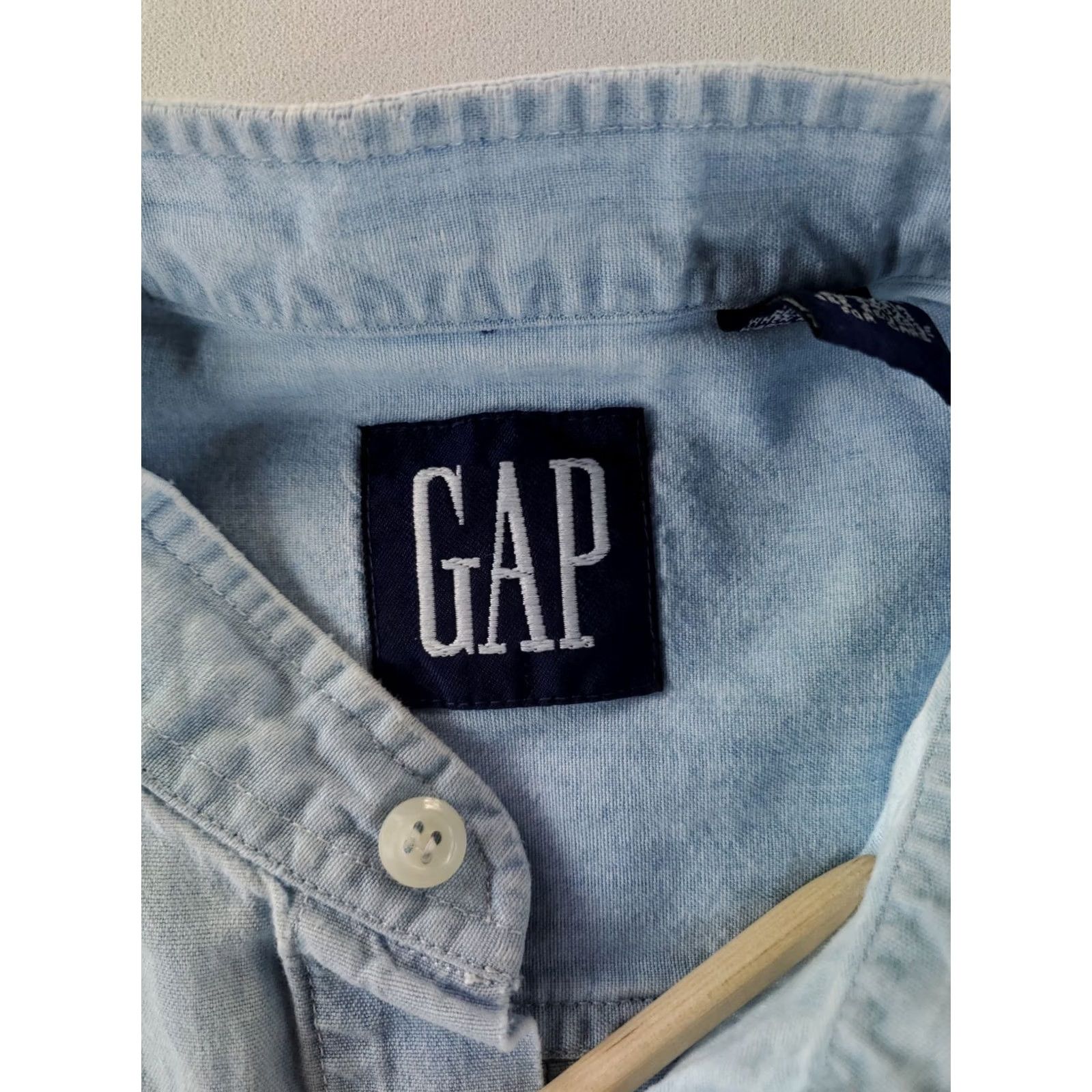 Gap VINTAGE Gap Shirt Chambray Button Up Blue Long Sleeve Mens S Size US S / EU 44-46 / 1 - 4 Thumbnail