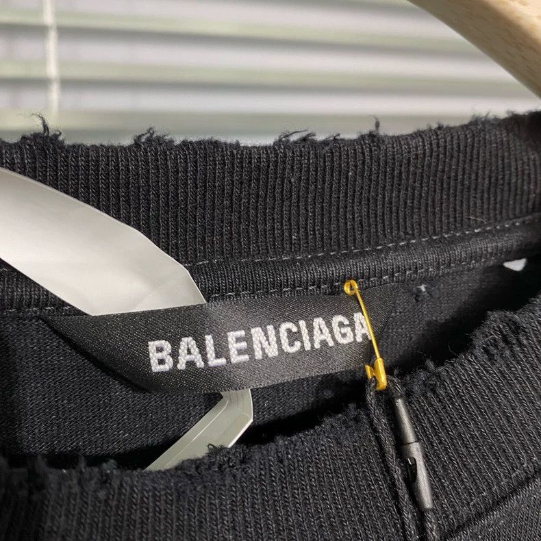 Balenciaga Balenciaga Hoodie + demna signature + destruction Size US M / EU 48-50 / 2 - 5 Thumbnail