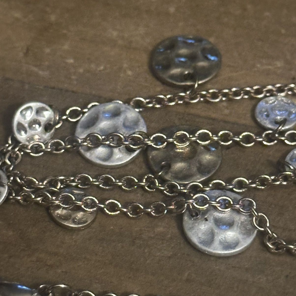 Other Silver tone hammered discs charm necklace Size ONE SIZE - 4 Thumbnail