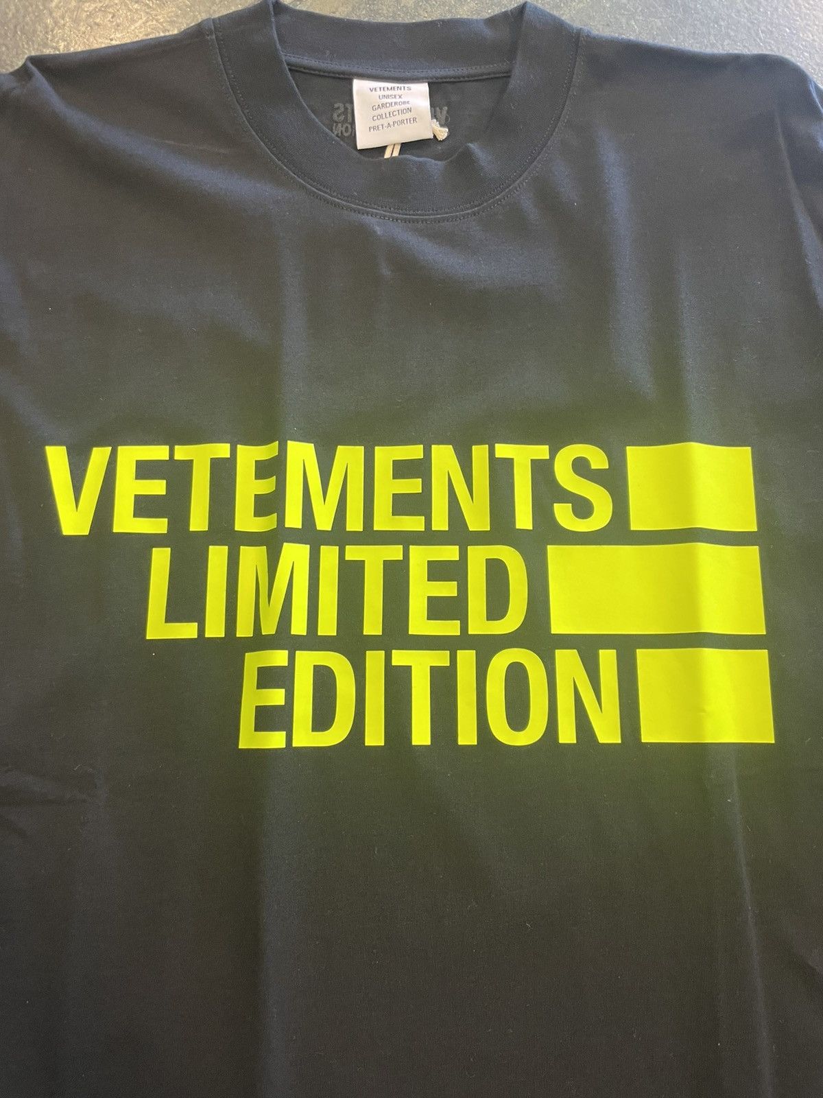 Vetements Vetements Black Green Tee Size US S / EU 44-46 / 1 - 2 Thumbnail