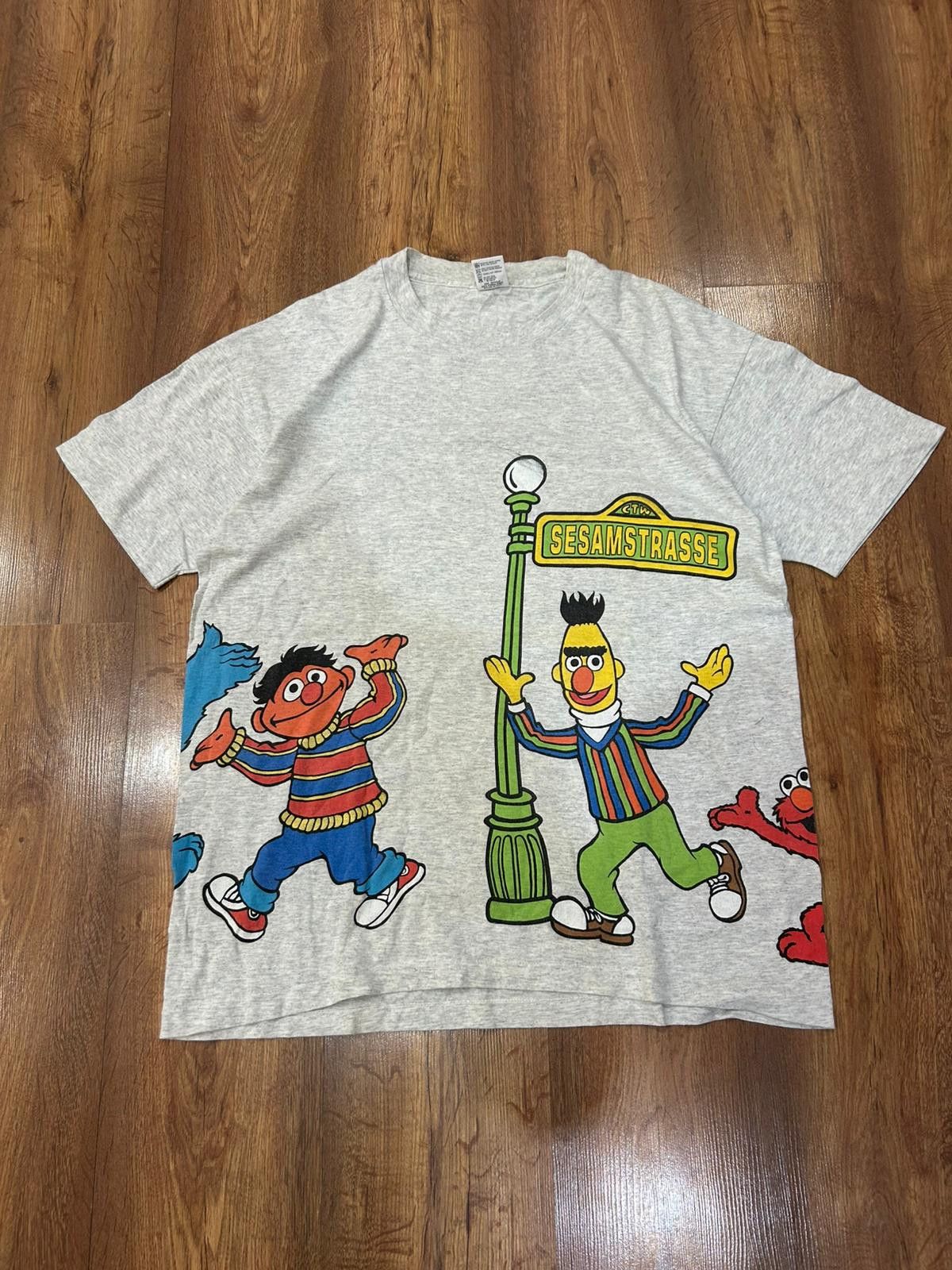 Vintage Vintage Sesame Street Tee Bert Ernie Cookie Monster Size US XL / EU 56 / 4 - 4 Thumbnail