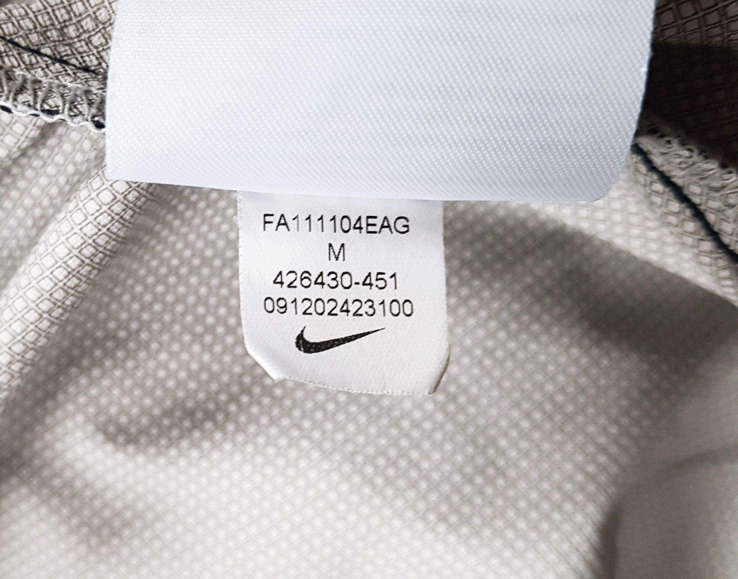 Nike Nike Arsenal 2010-12 Football Soccer Jersey Training Top Size US M / EU 48-50 / 2 - 12 Thumbnail