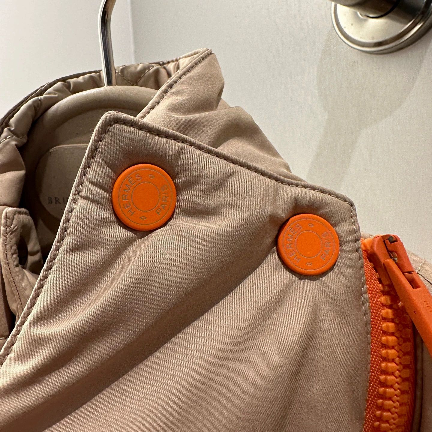 Hermes Hermes may608 Khaki Quilted Orange Buckle Padded Jkt 38 Size S / US 4 / IT 40 - 6 Thumbnail