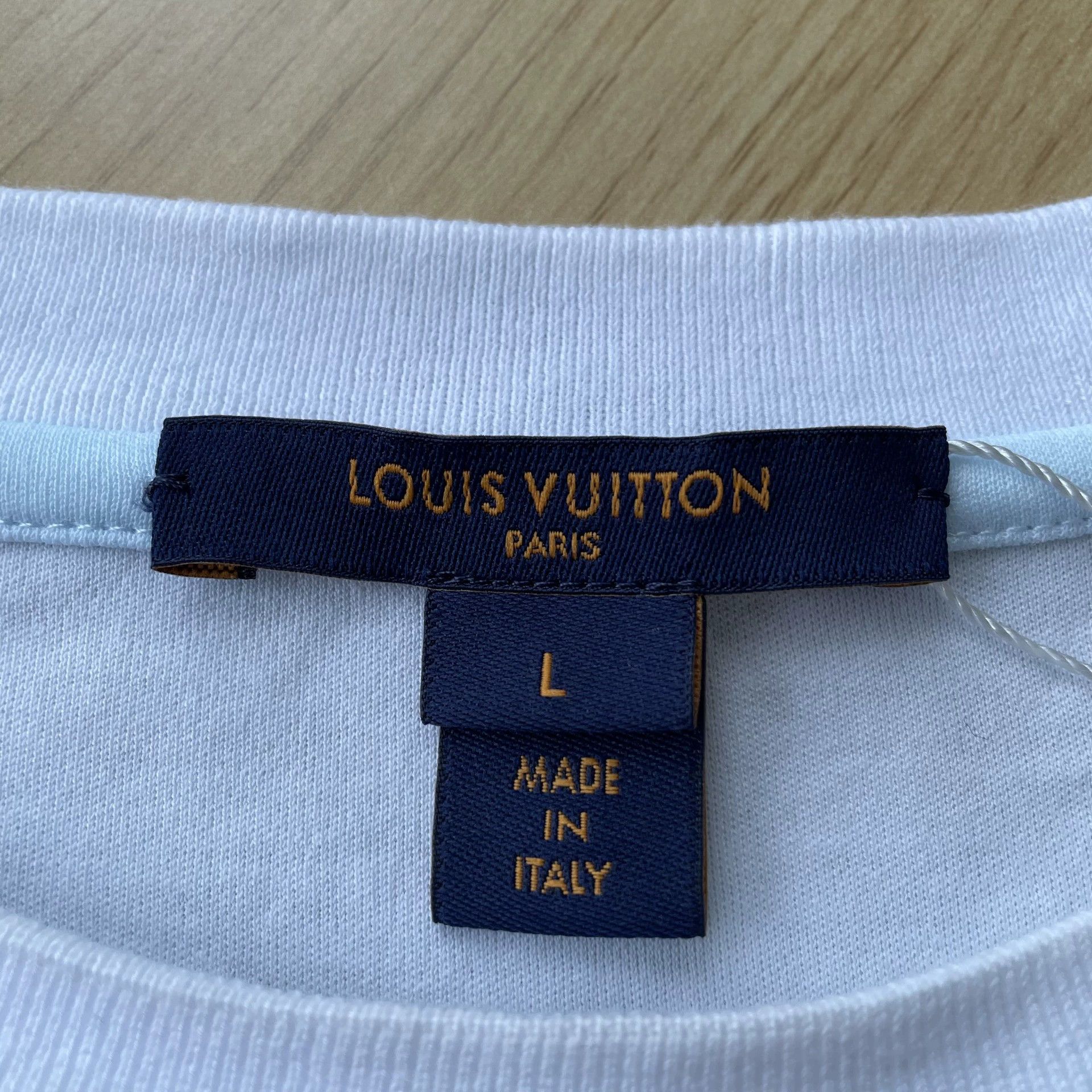 Louis Vuitton LOUIS VUITTON ombre neck oversize tee wmn pink L Size L / US 10 / IT 46 - 4 Thumbnail