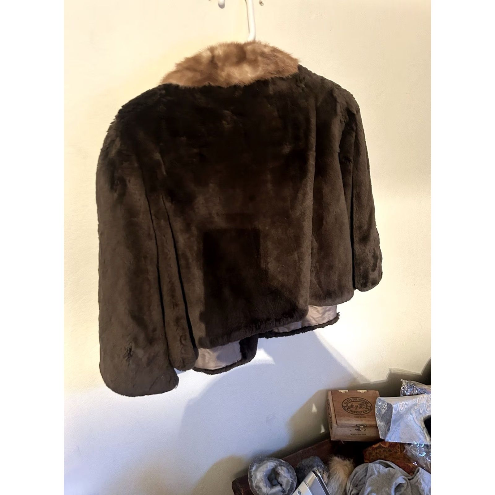 Vintage VINTAGE Rare Women's Jacket Short Brown Beaver Fur Evening Apparels M Womens Size 32" / US 10 / IT 46 - 6 Thumbnail