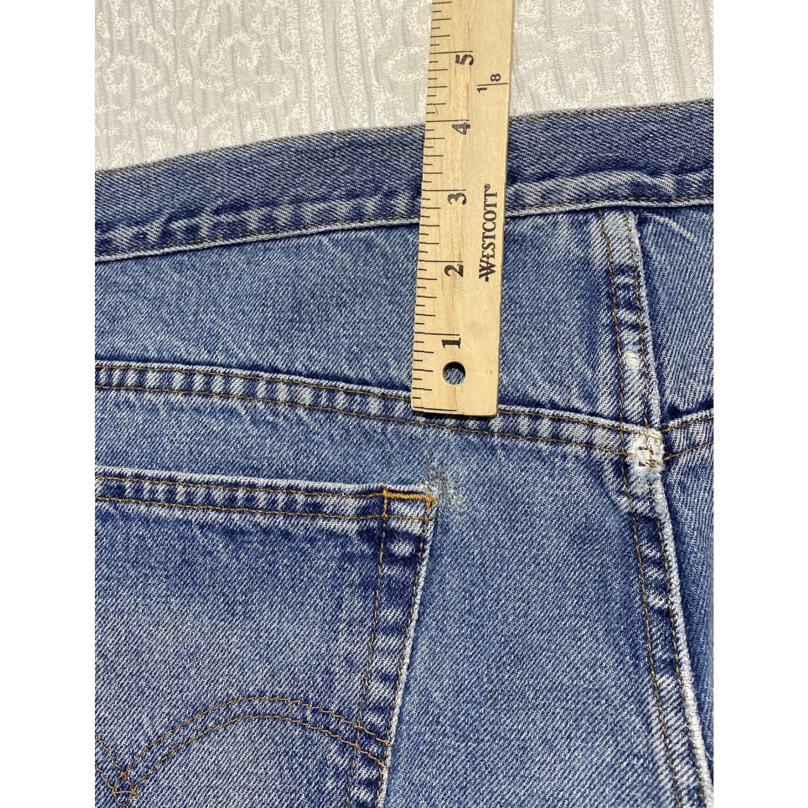 Levi's VINTAGE Levi's 545 Jeans Mens 46x30 Medium Wash Loose Fit Straight Leg Denim 5-Pocket Design Blue Cotton Relaxed 100% Zip fly Jeans Mens Size US 30 / EU 46 - 3 Thumbnail