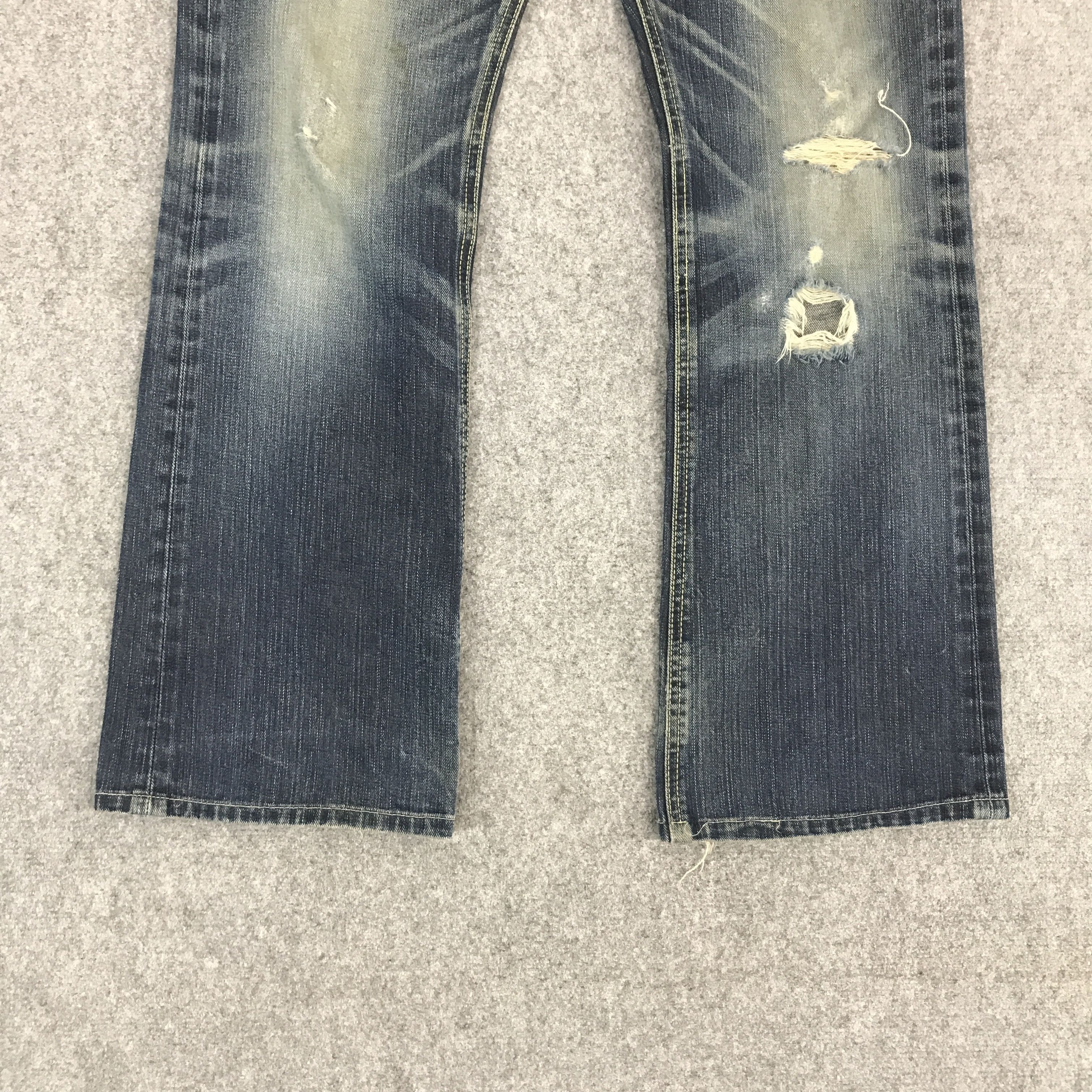 Lee FLARE LEE RIDERS DISTRESSED DENIM PANTS Size US 33 - 4 Thumbnail