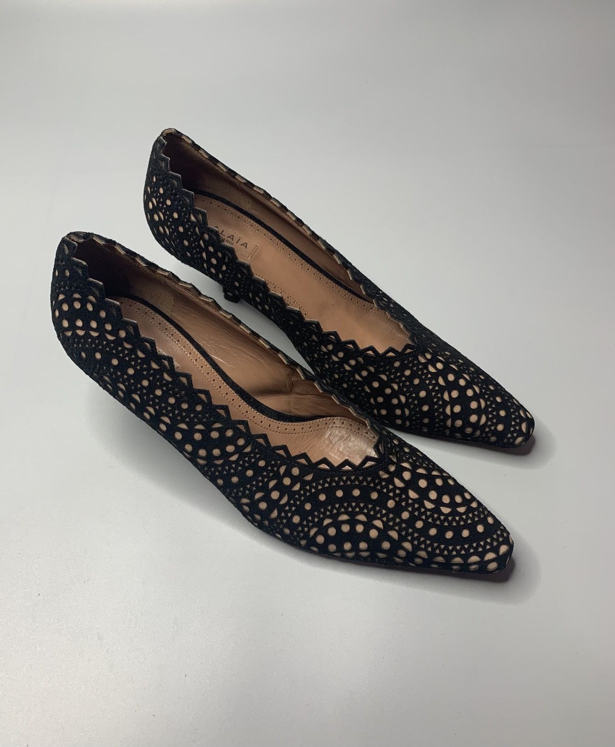 Alaia Alaia Lazer Cut Suede Pumps Size US 7 / IT 37 - 1 Thumbnail