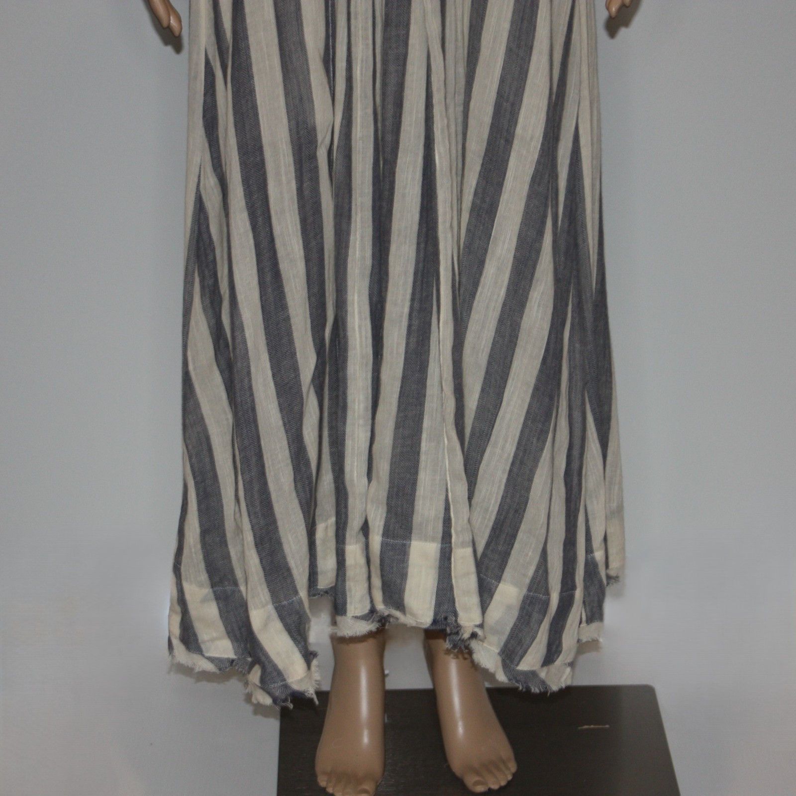 Free People Stripe Me Up Strapless Midi Dress in size Medium $168 Size M / US 6-8 / IT 42-44 - 11 Thumbnail