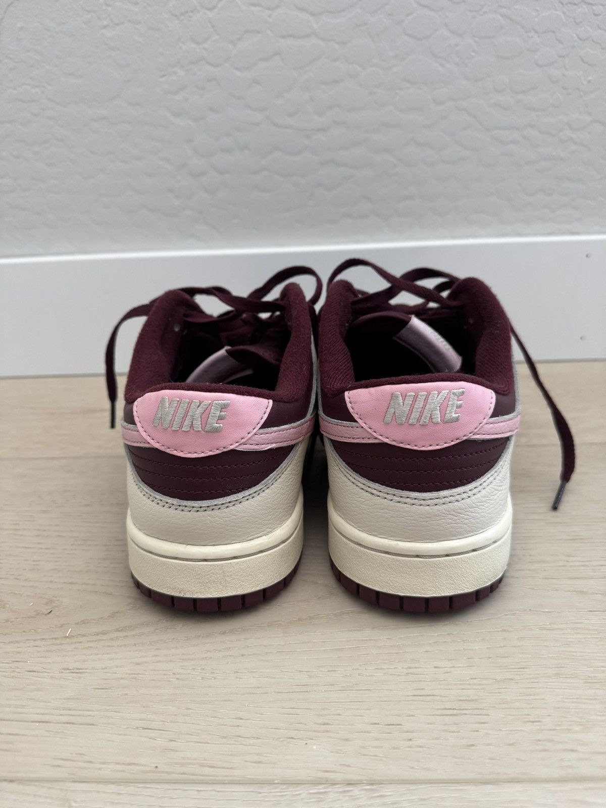 Nike SB Nike SB dunk low ‘Valentine’s Day 2023’ Size US 12 / EU 45 - 2 Thumbnail